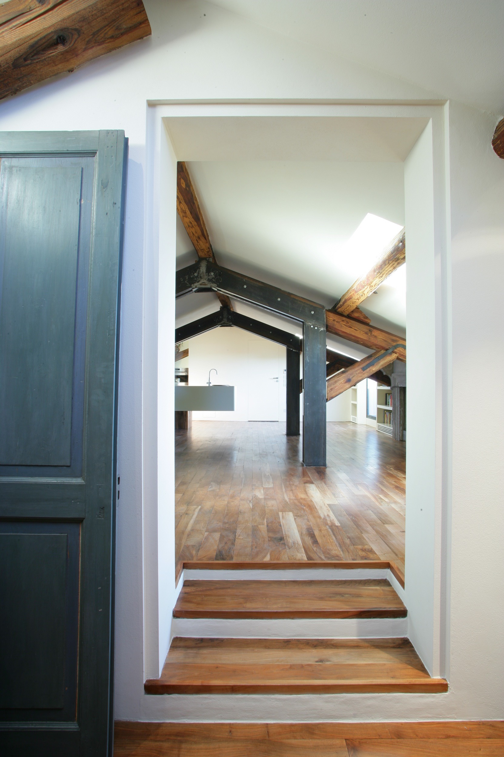 翻新旧阁楼,打造城市中心温馨休憩地-10