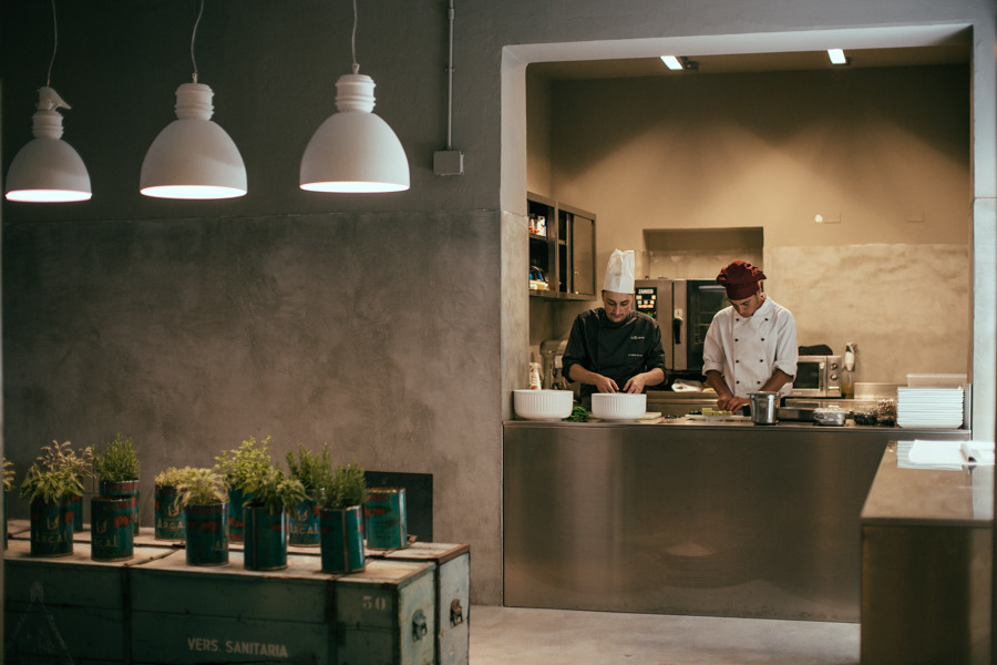 复古韵味与现代设计共融的餐厅空间-45