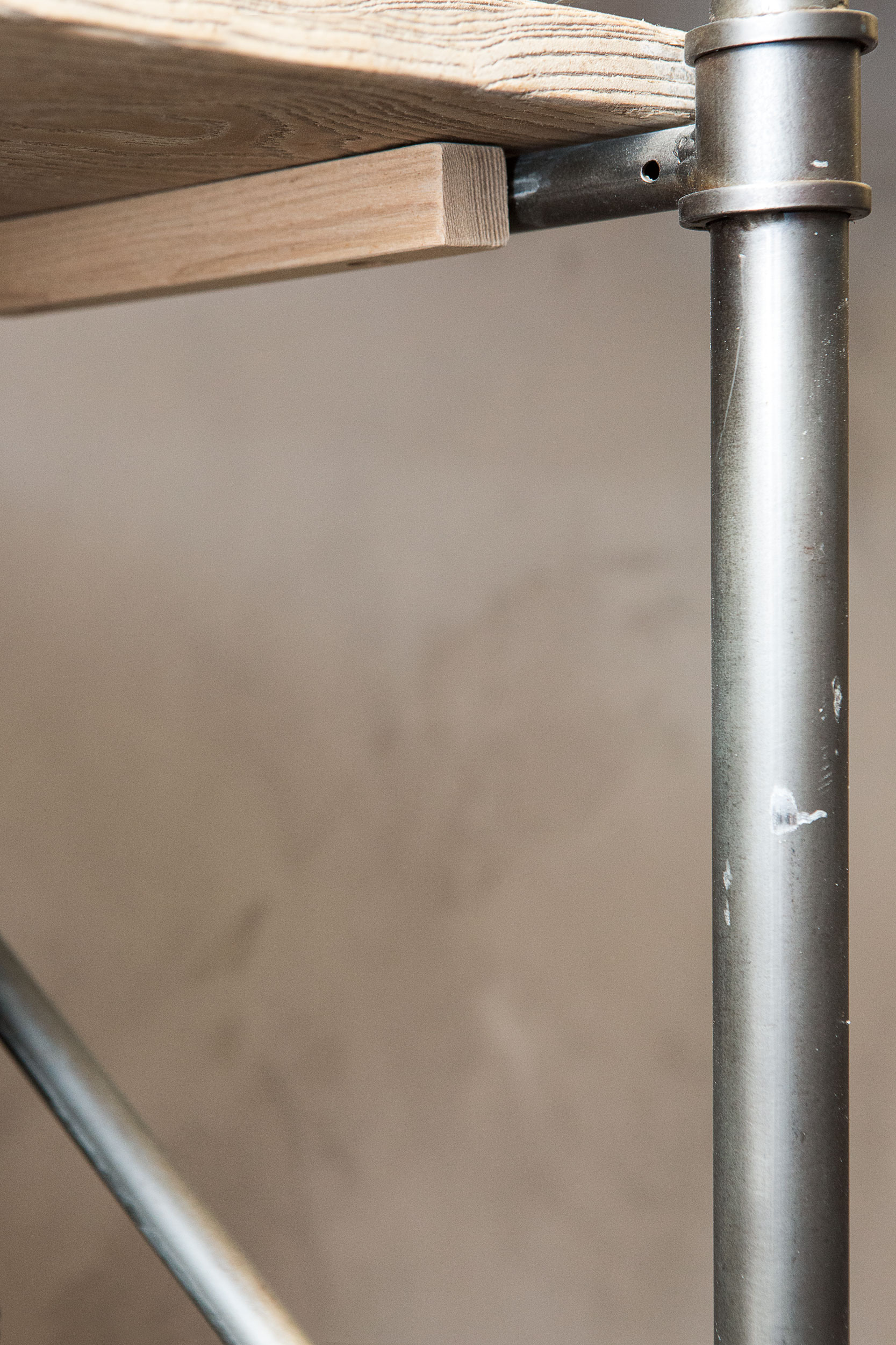 金属木质元素打造的现代烘焙咖啡厅-23