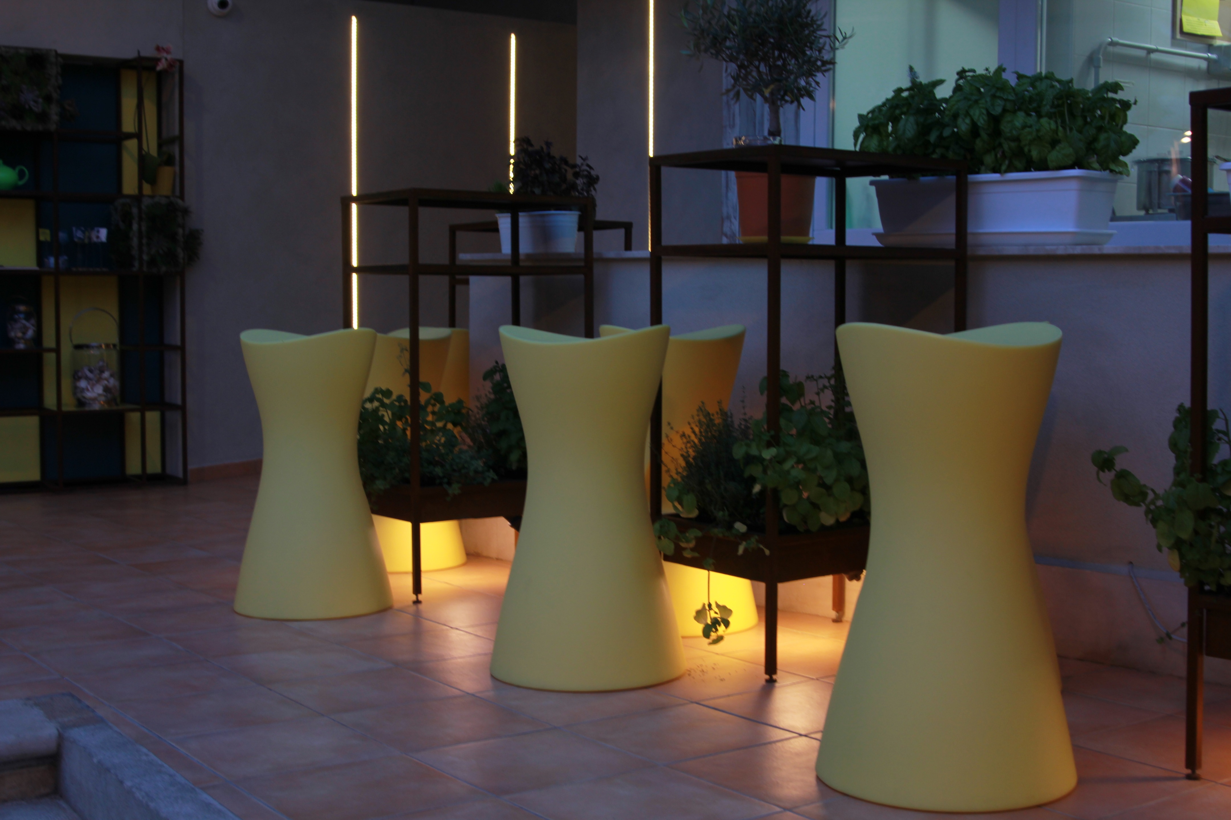 绿意盎然的城市花园——"Verde Matematico"餐厅设计-17