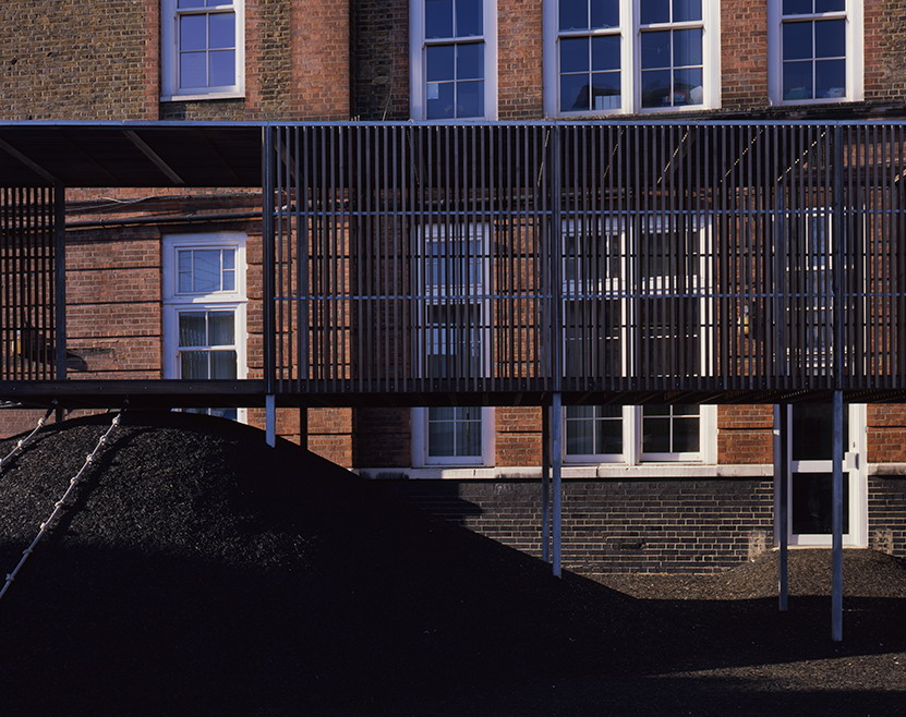 伦敦 Chisenhale 小学空中游乐场 | 创新设计,激发儿童创造力-4