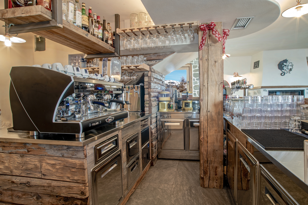 雪山之上的温馨猫舍——La Tana del Gatto 餐厅设计-69