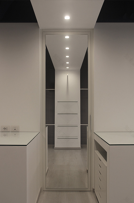 儿童服饰店“Colibrì”的简约设计-3