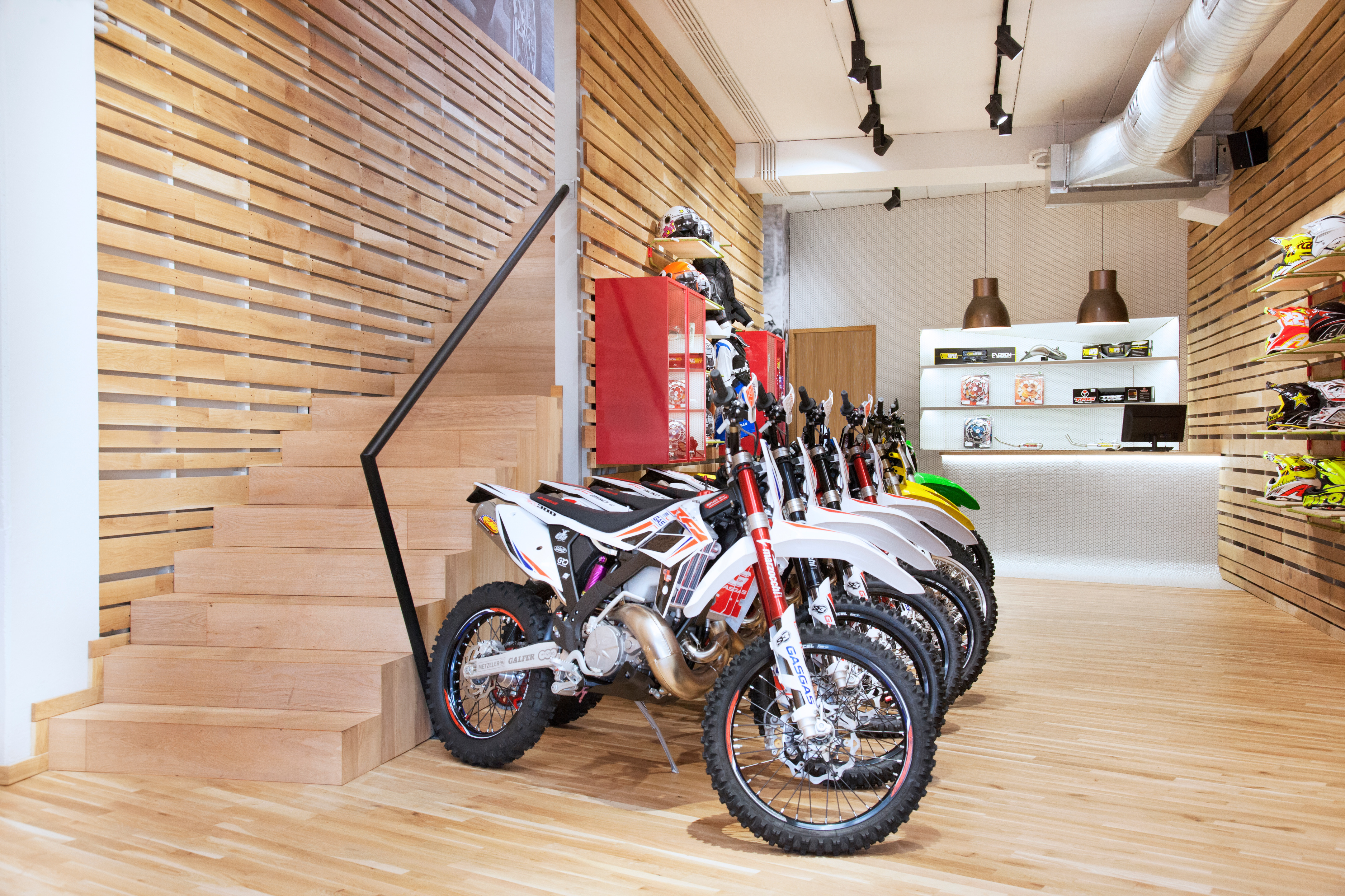 Mudville 摩托车店-6