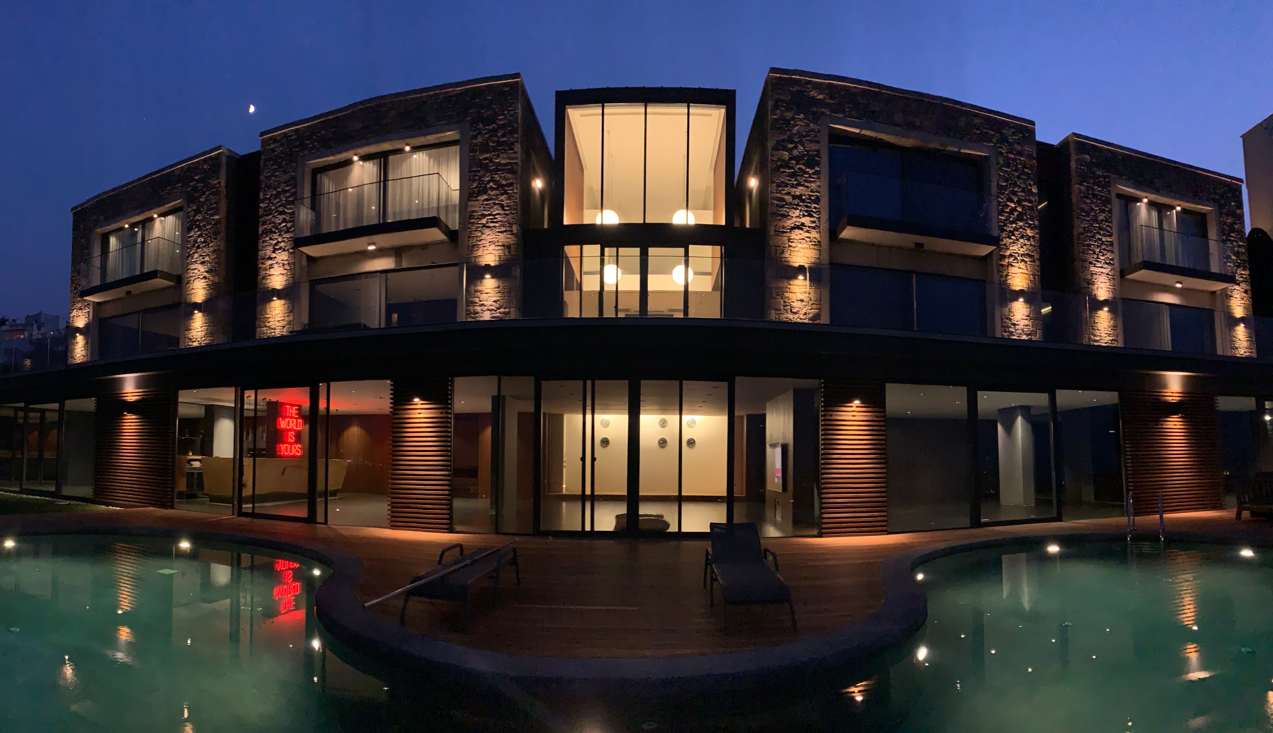 2019 年完工的 GERIS HOUSE | 单家庭住宅的室内设计典范-2