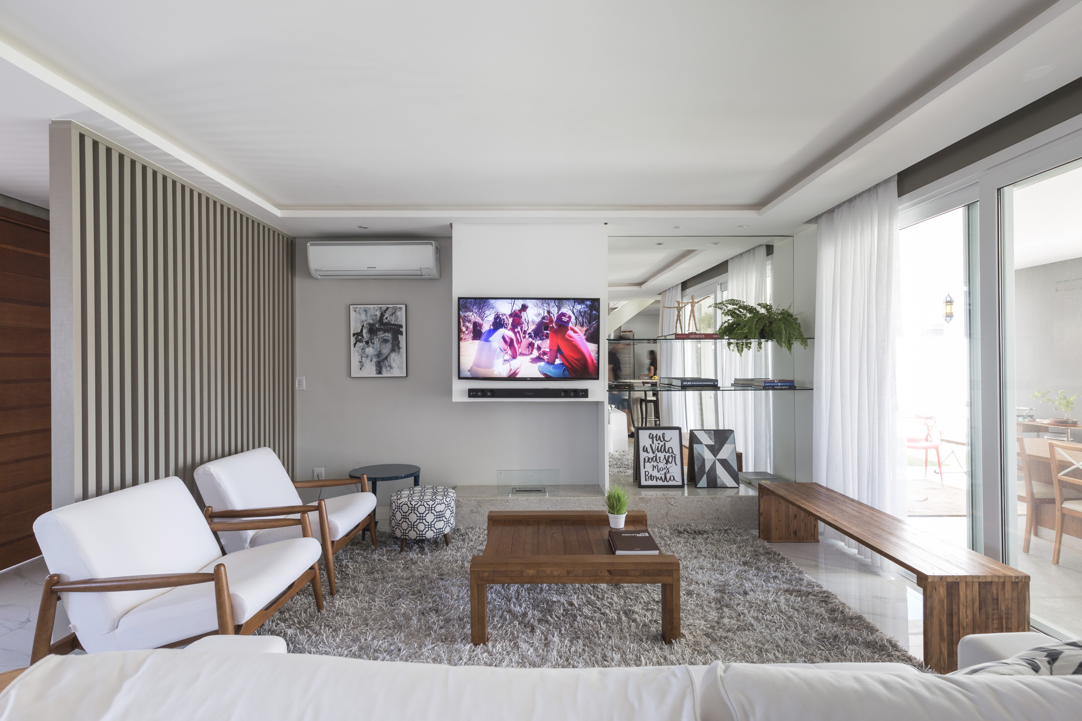 巴西现代简约别墅，自然与永恒的融合-0