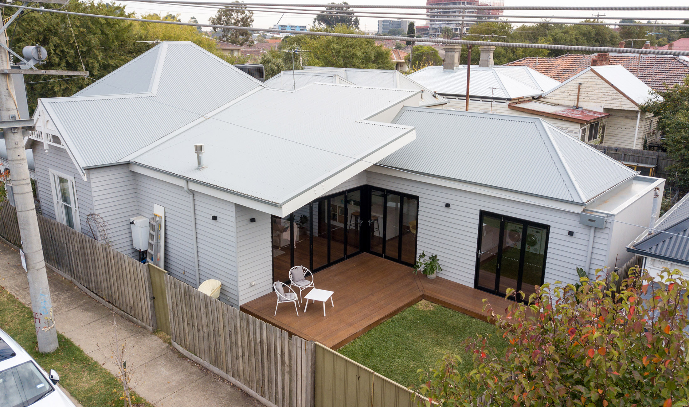 Melbourne 市郊的折纸风格住宅改造-1