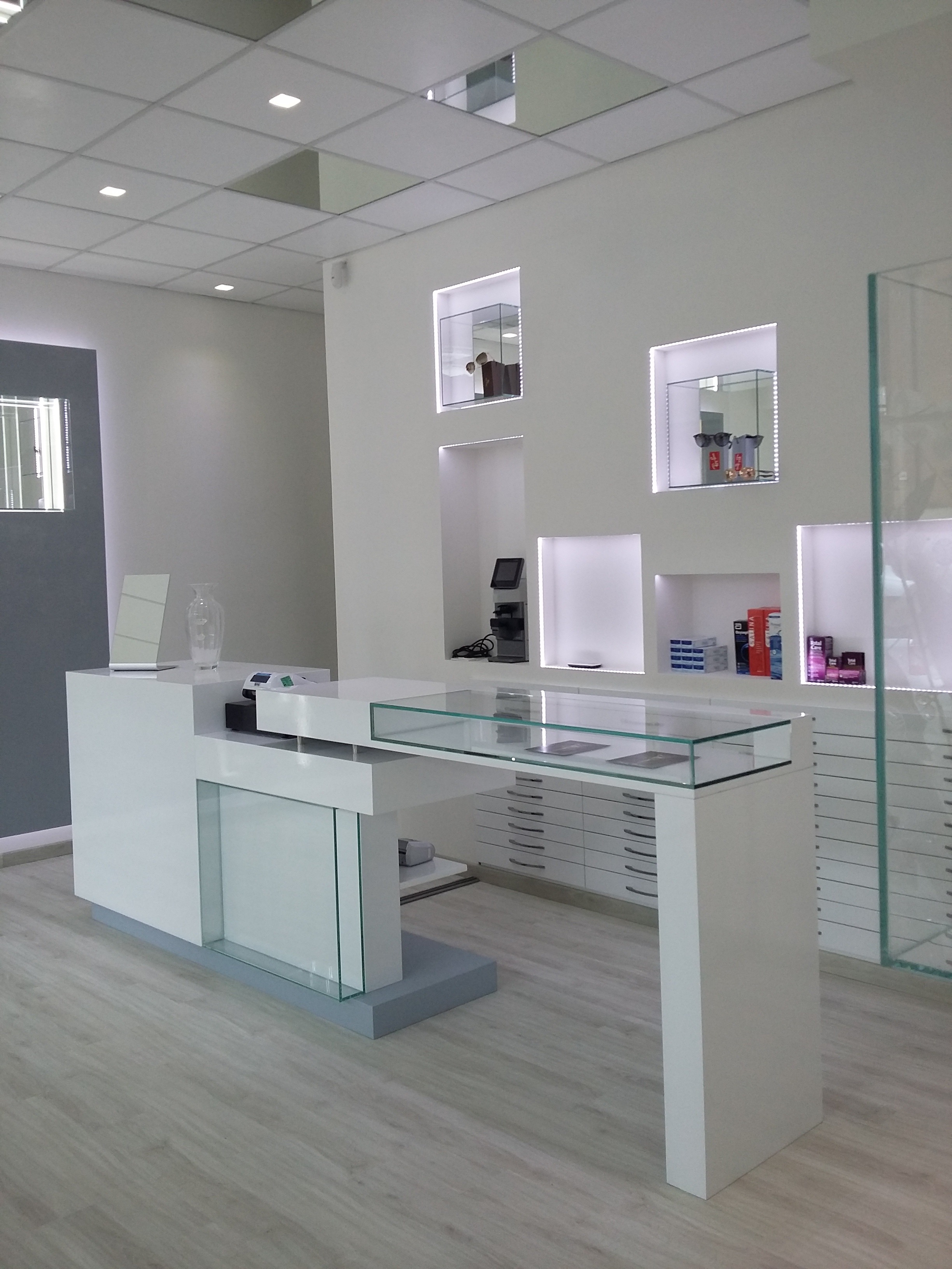 时尚眼镜仓库"Ottica Fashion"室内设计-16