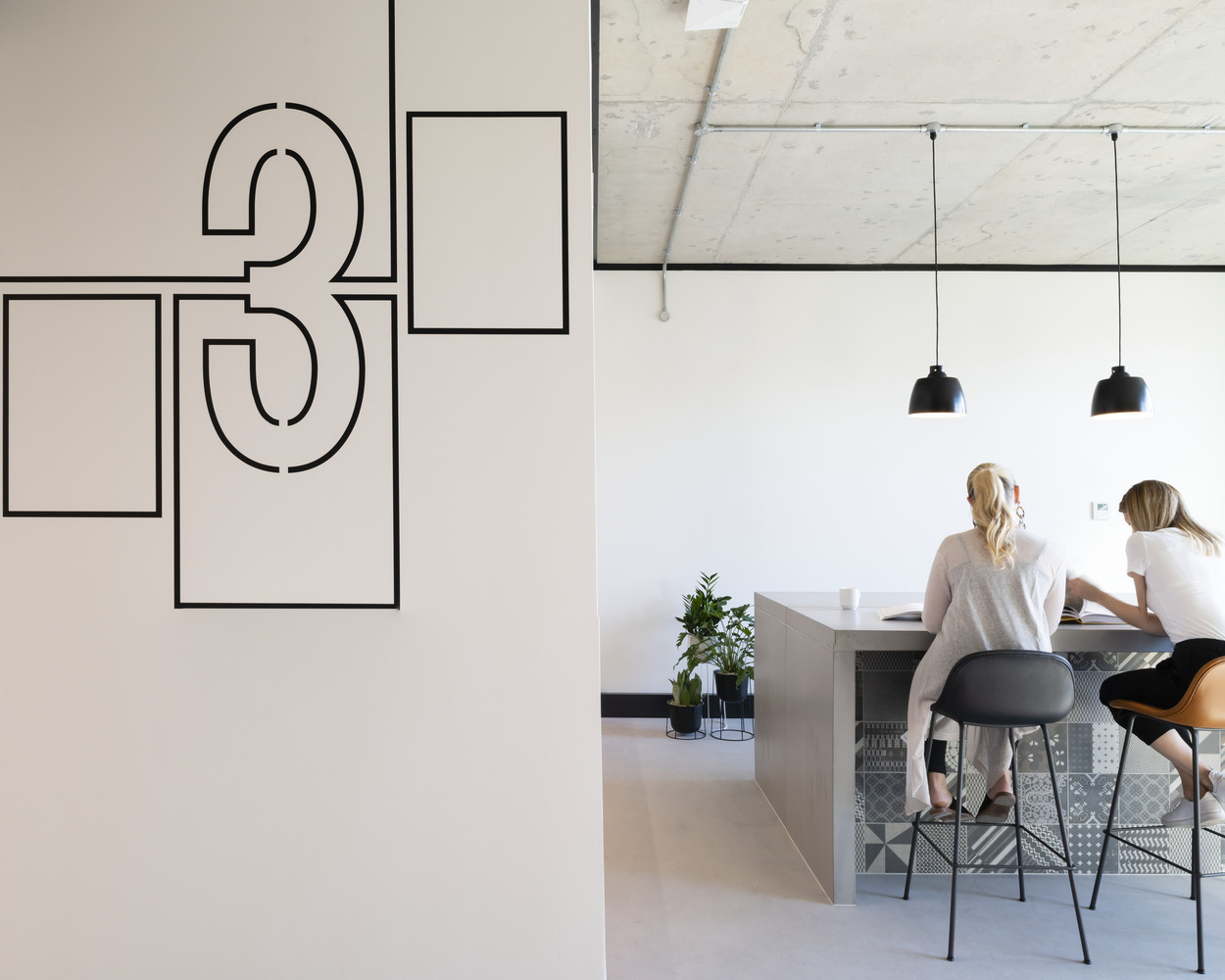 The Frames（砖,金属,玻璃的创意空间）-40