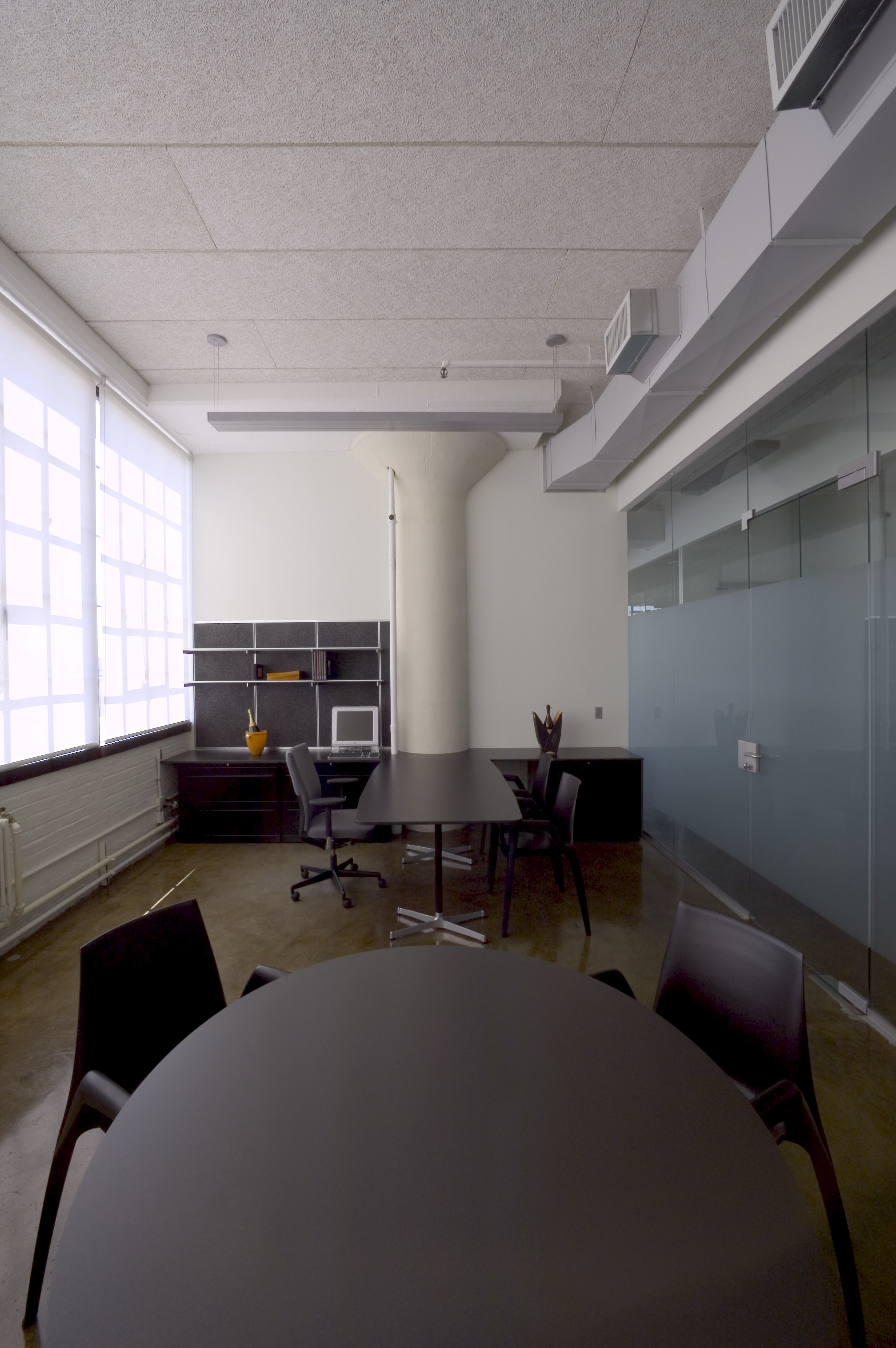 Clicquot Champagne 总部设计-15