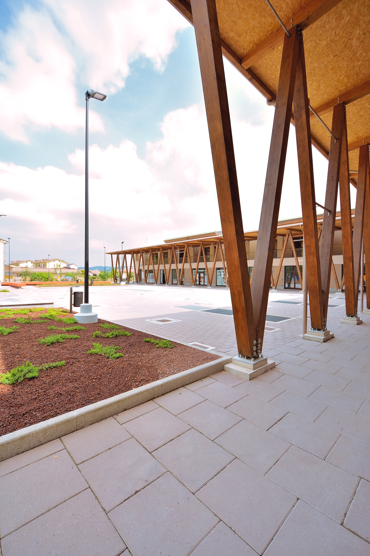 意大利北部城市广场重建,公共空间焕发新生-5