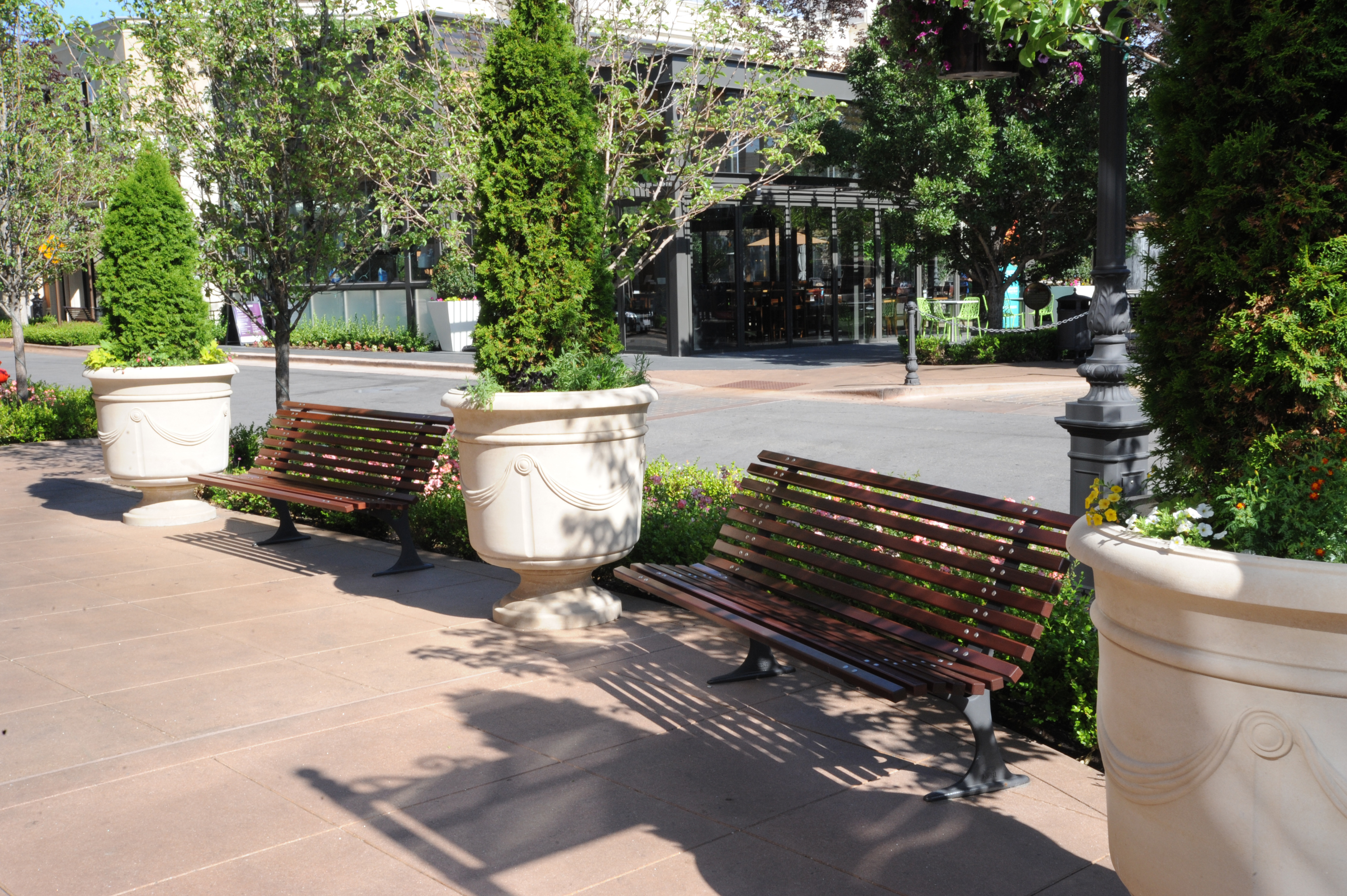 Idaho 商业中心的照明与家具设计-25