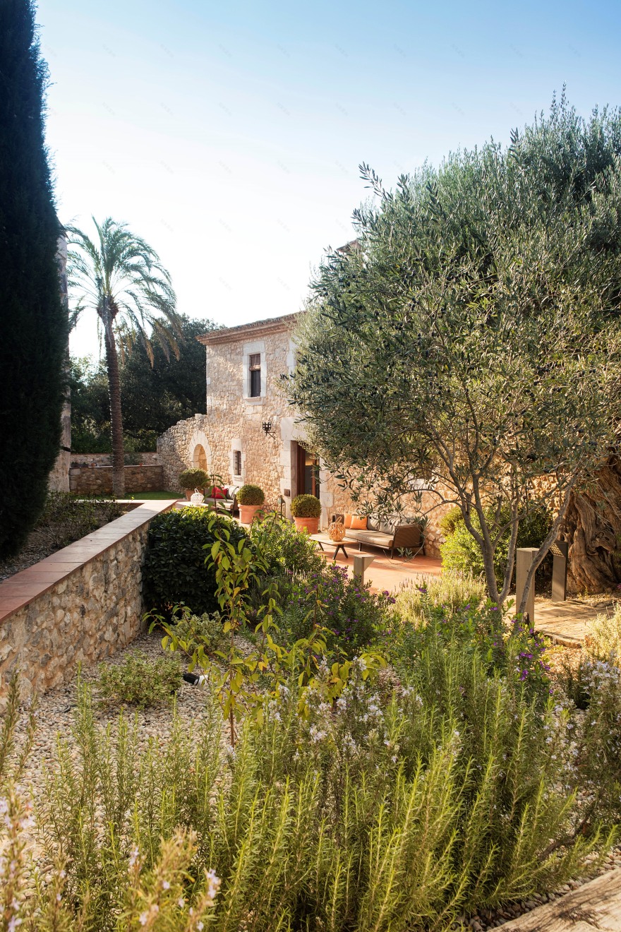 Mas Falgarona 乡村酒店餐厅设计-11