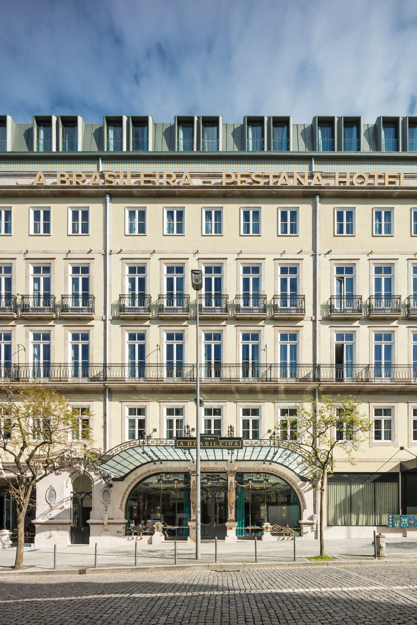 葡萄牙波尔图历史建筑“A Brasileira”酒店的修复与新生-6