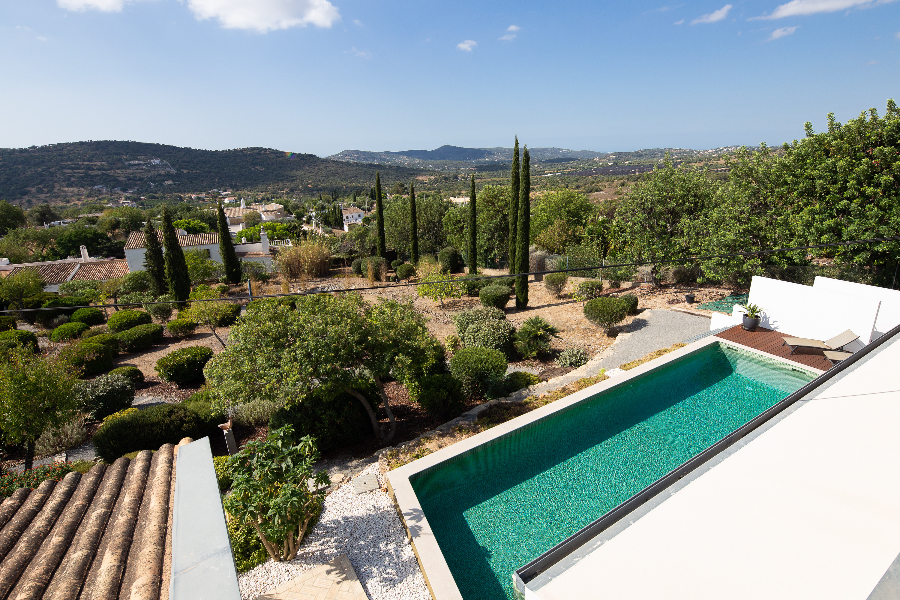 葡萄牙“第三世界开发者”的绿色环保地下别墅-0