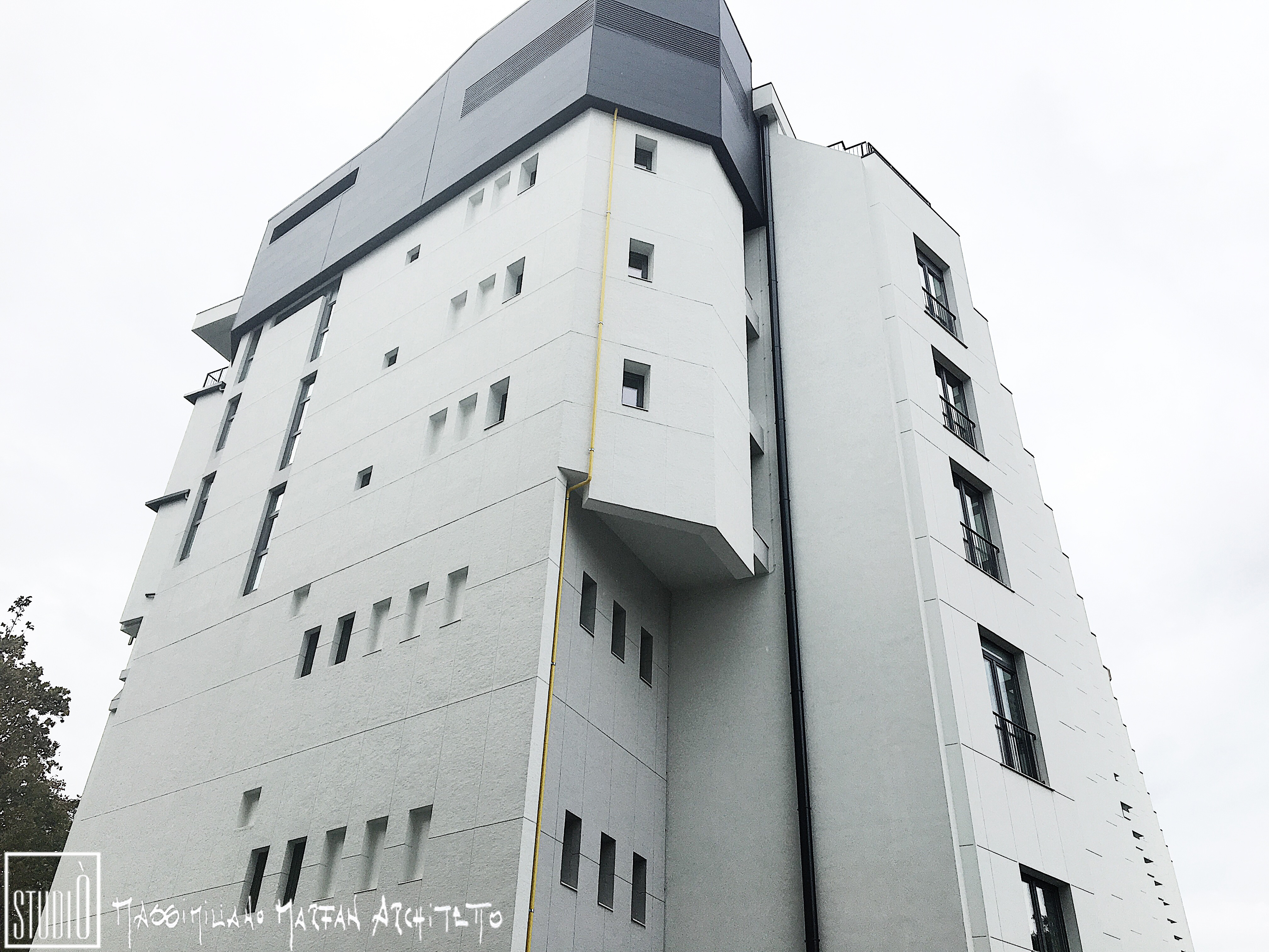 意大利 Trieste 市旧厂房翻新变身创意公寓-43