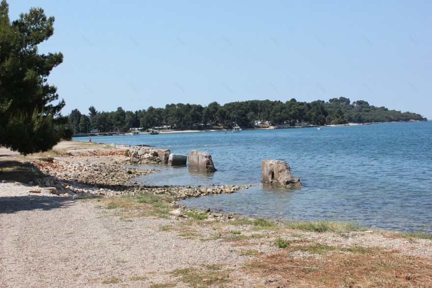 克罗地亚前海军机场改建水上乐园-5