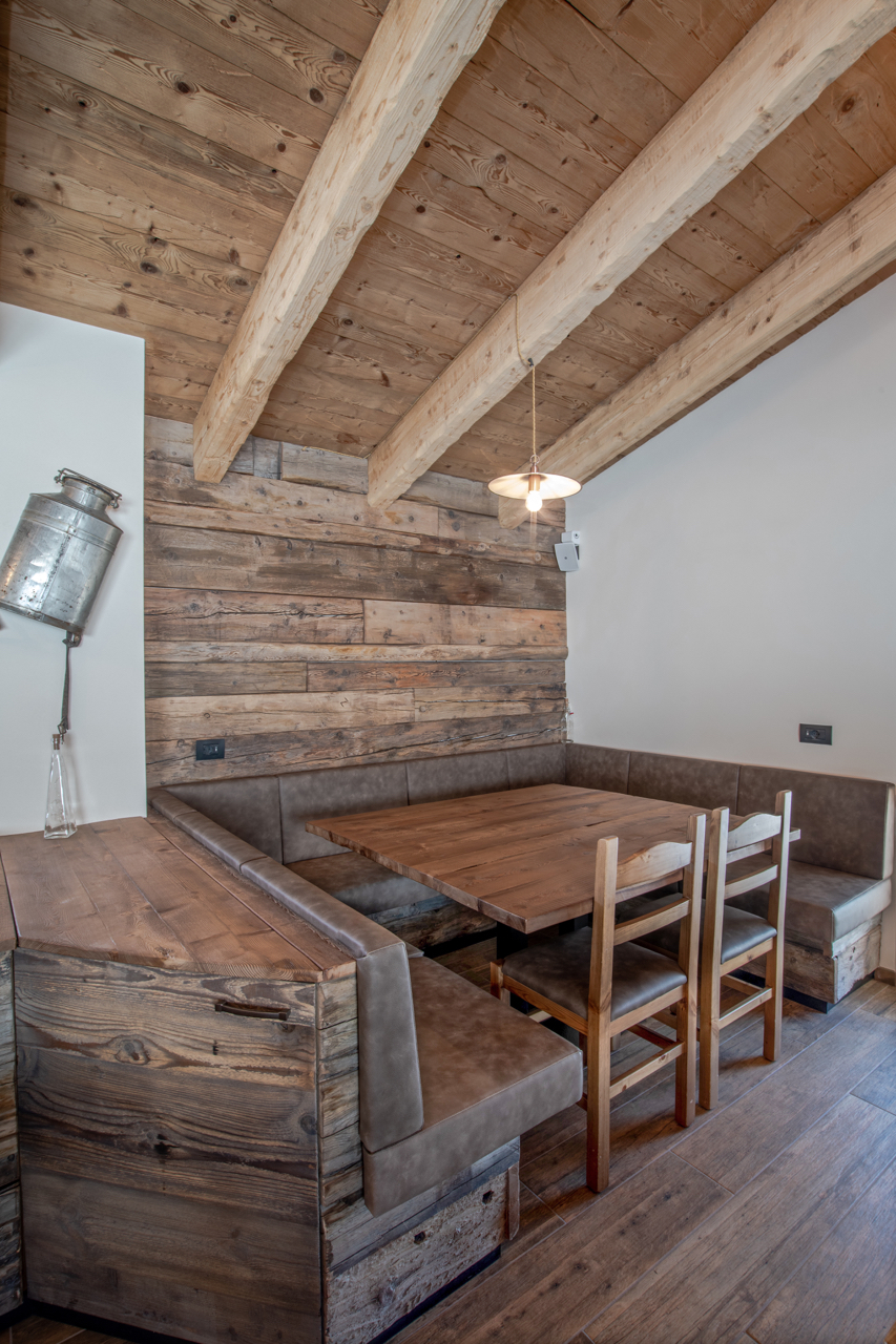 雪山之上的温馨猫舍——La Tana del Gatto 餐厅设计-78