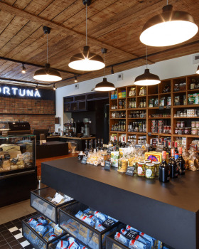 Portafortuna 卡托维兹店设计