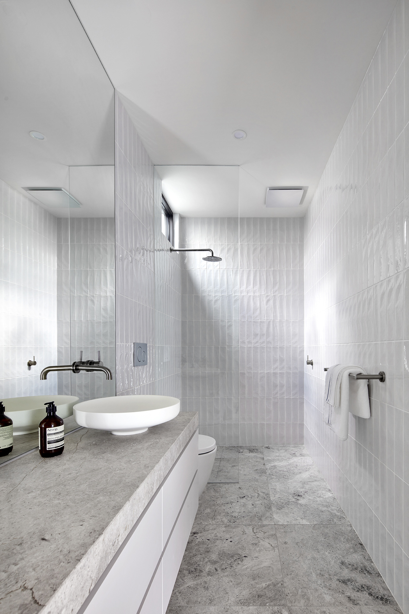 墨尔本 Cressy 街别墅 | 自然光与曲线空间的完美融合-11