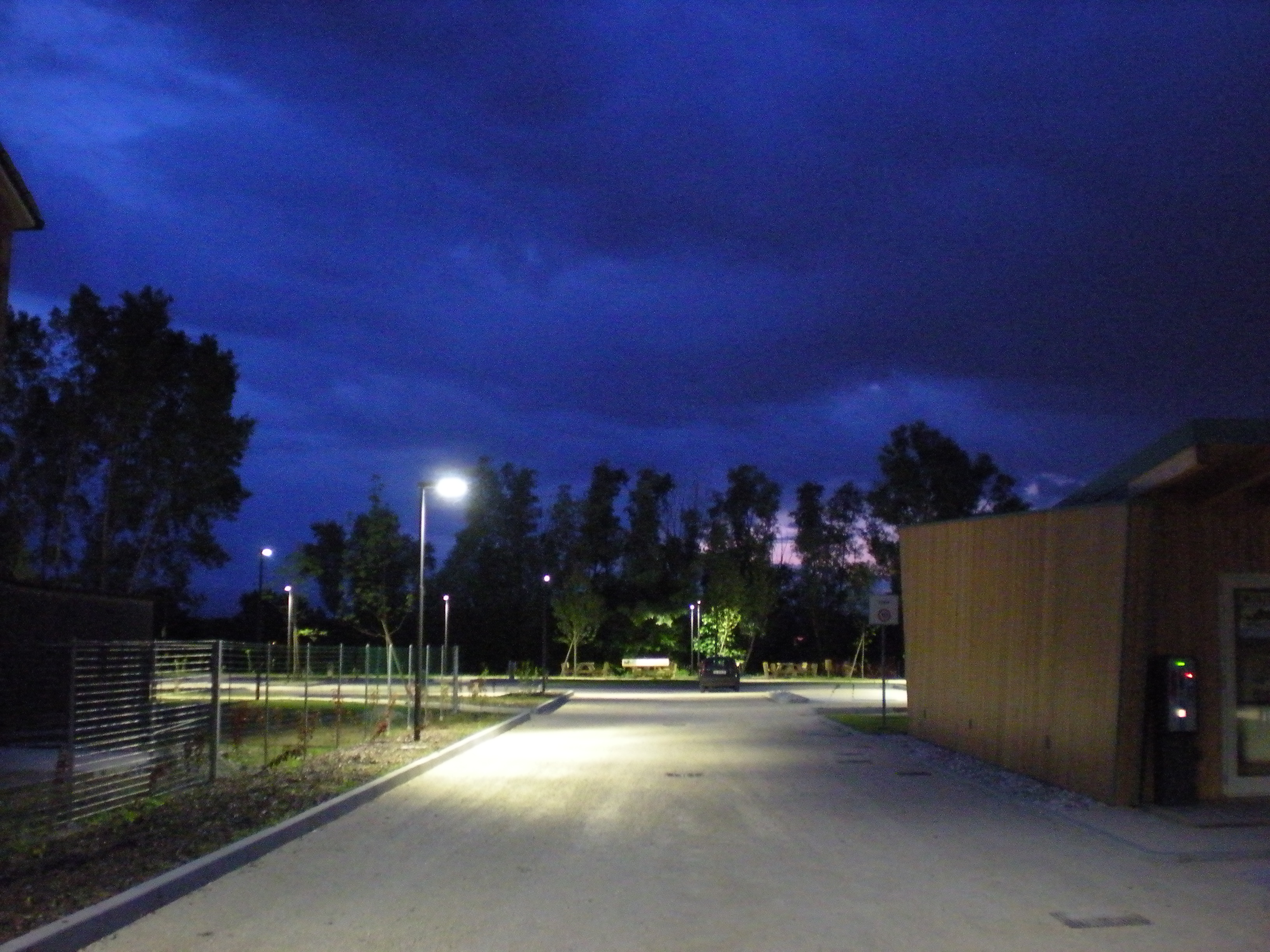 智慧照明与温控系统打造绿色公共空间-7