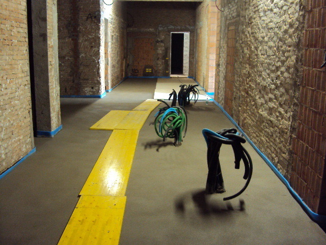 2013 年完成的意大利私人银行室内设计-7