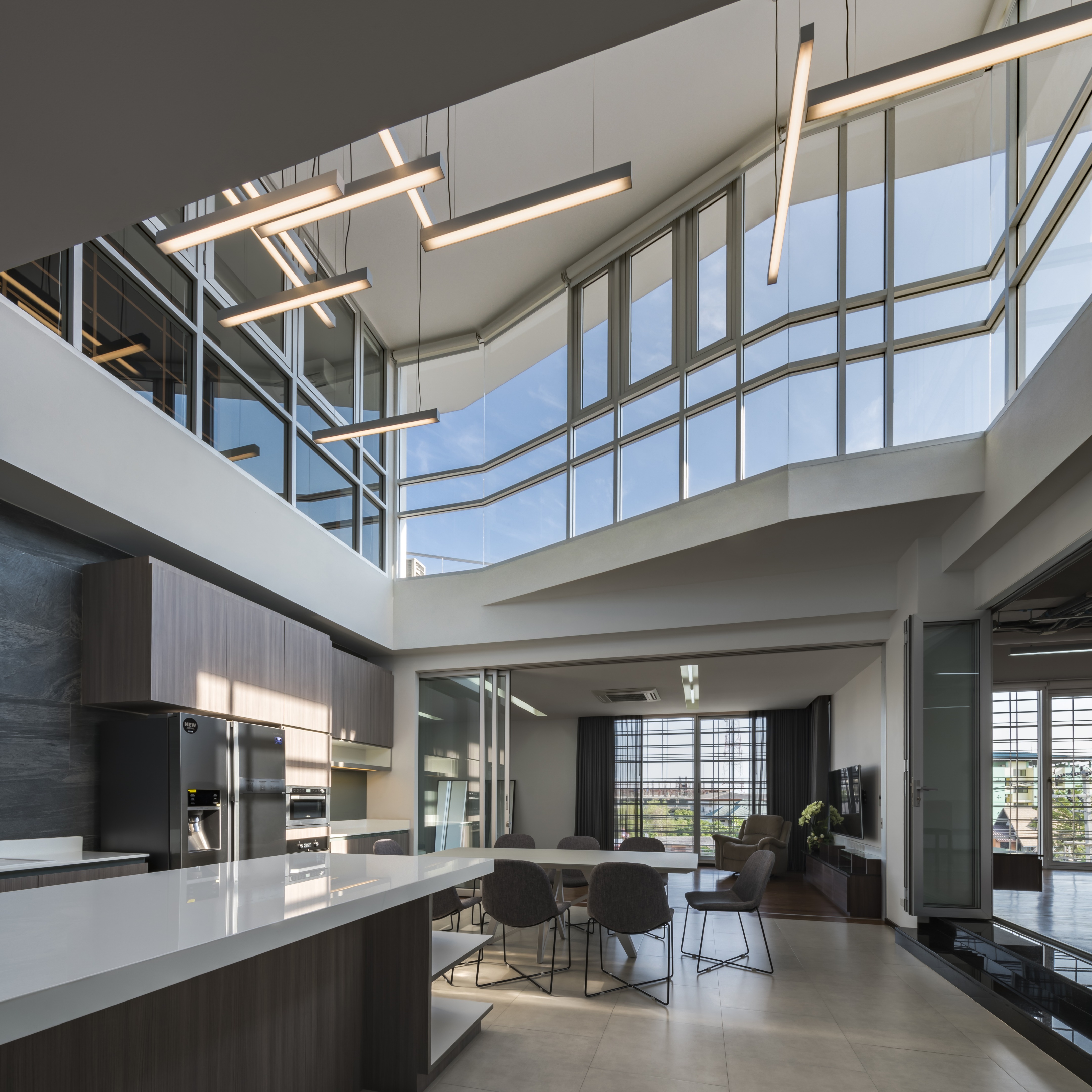 泰国曼谷 Pathumthani 金店 | 红金相映,现代与传统的完美融合-28