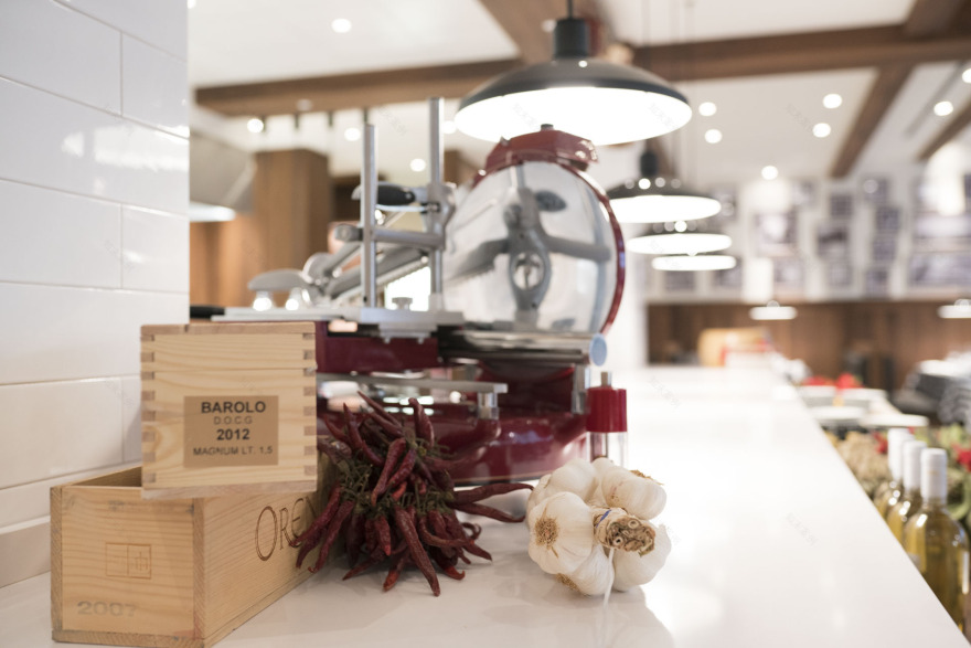 2017 年完成的 Hotel Estrel Portofino 餐厅室内设计-46