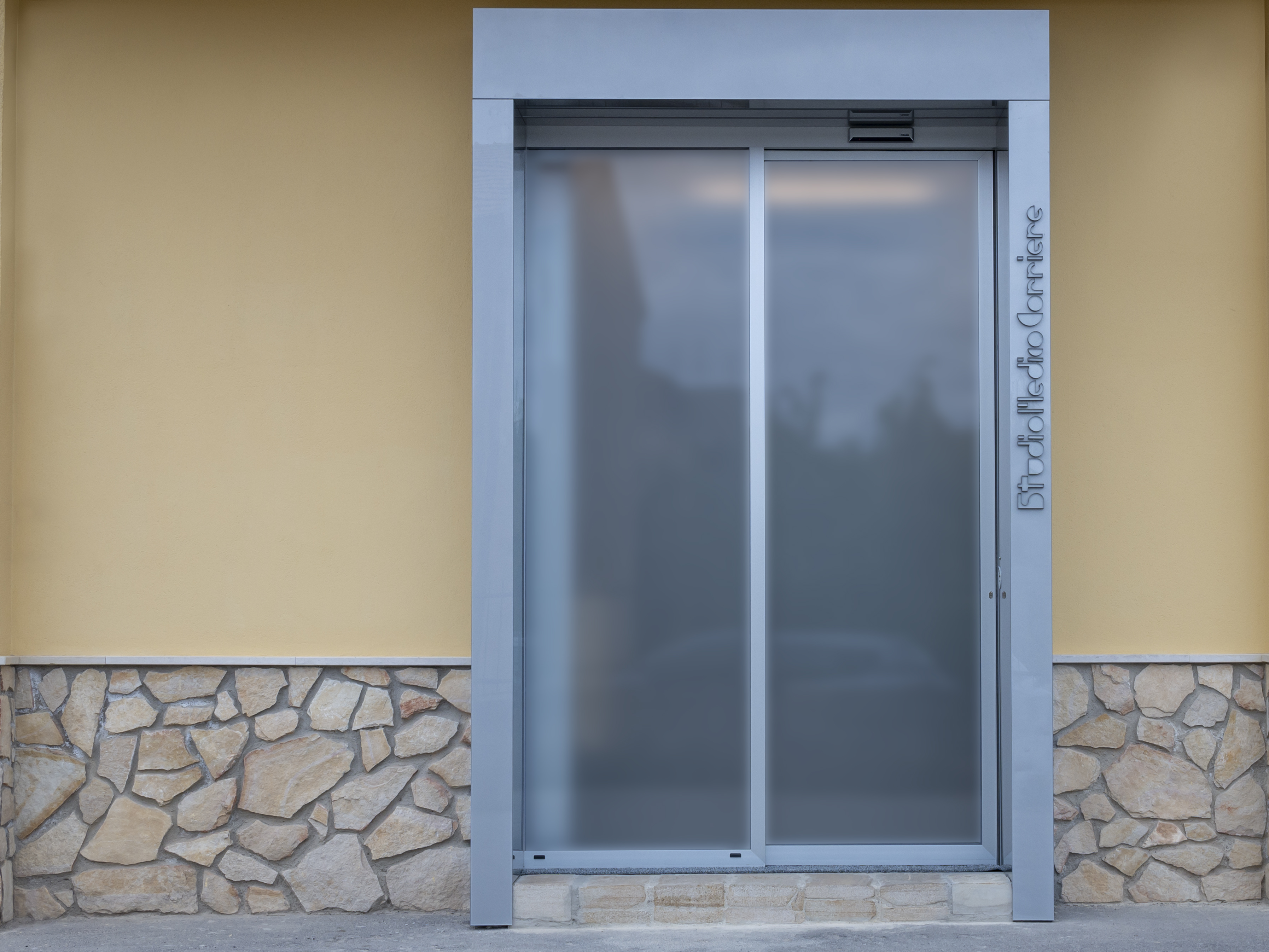 梦幻医馆 · Enna 市郊的医疗建筑新地标-15