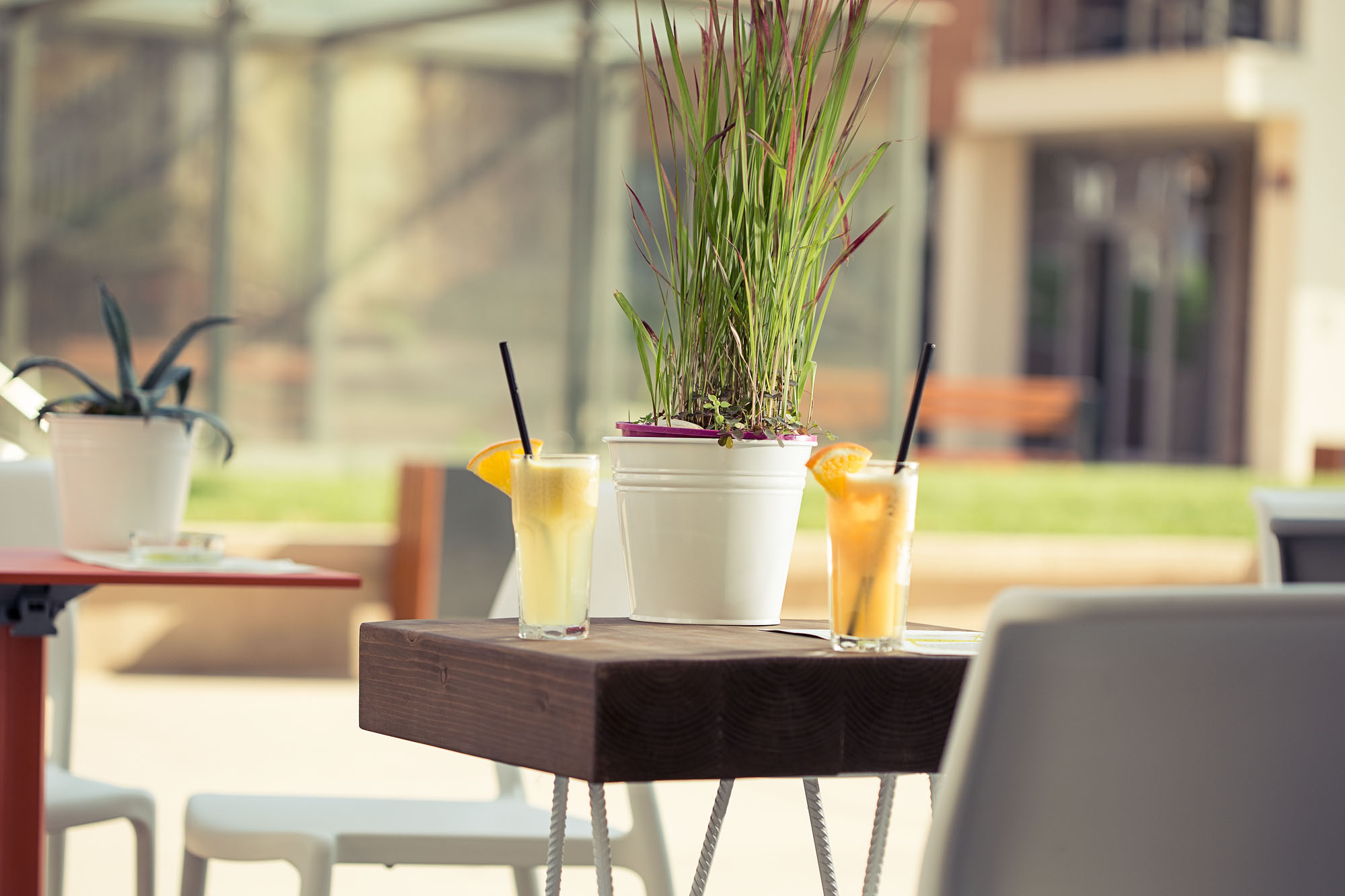 Serbia 咖啡厅 | 金属架构与咖啡色彩的完美融合-33