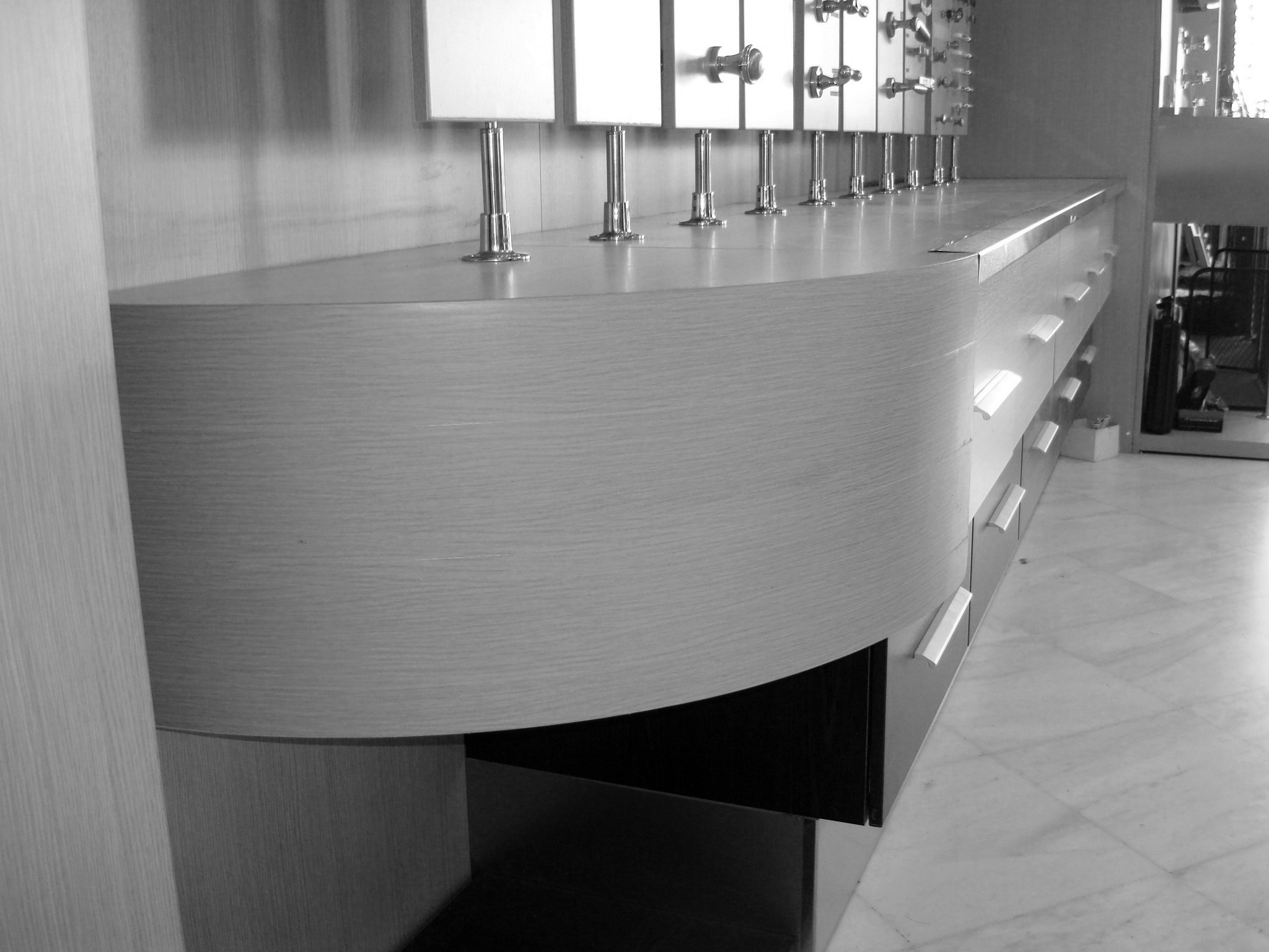 不锈钢旋转展示面板 呈现多功能家居设计-4