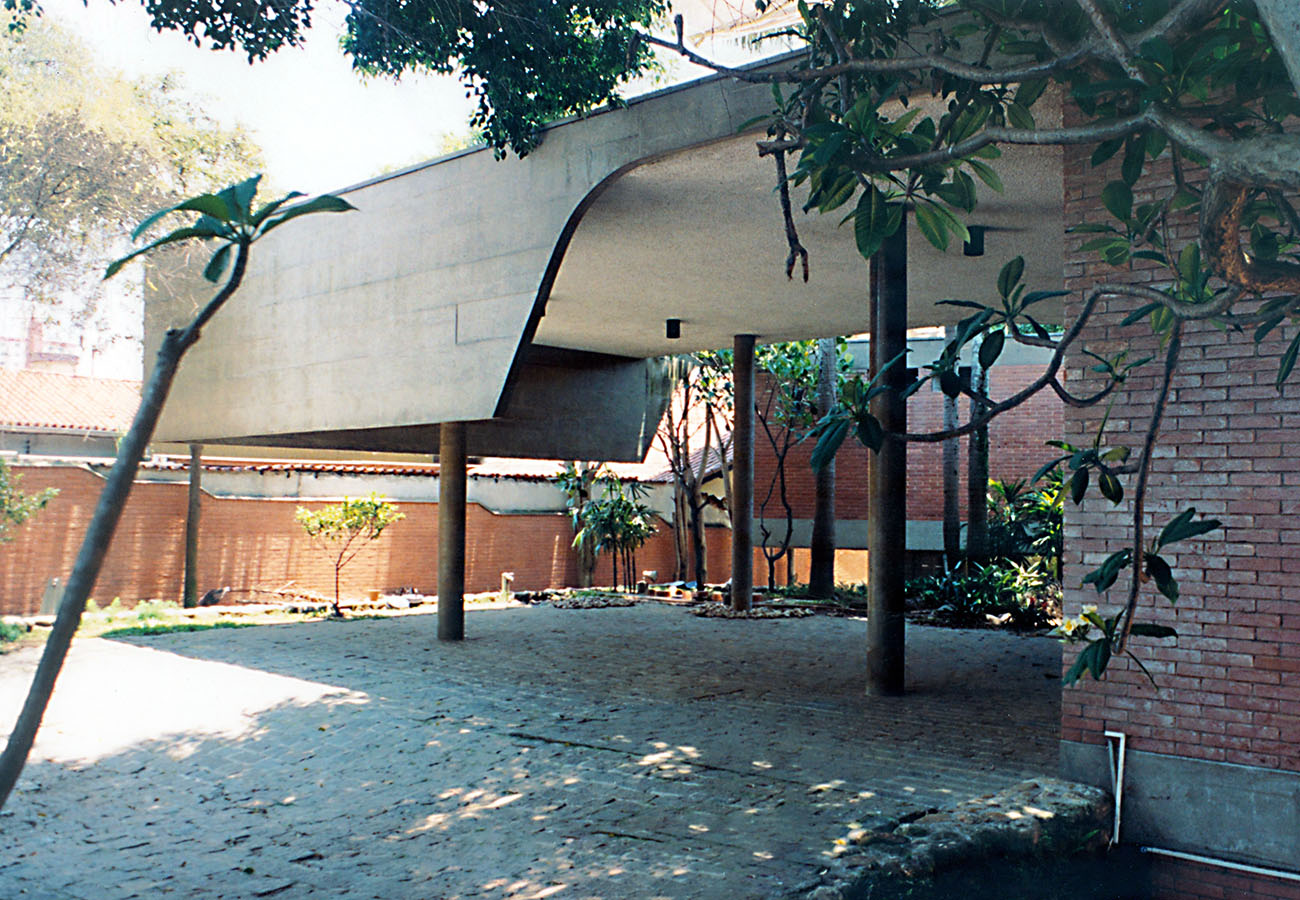 绿意盎然的家庭住宅-33