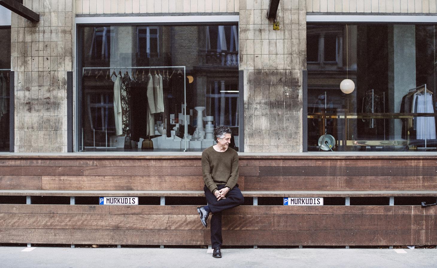 柏林穆尔库迪斯商店推出伯肯斯托克盒子零售概念-12