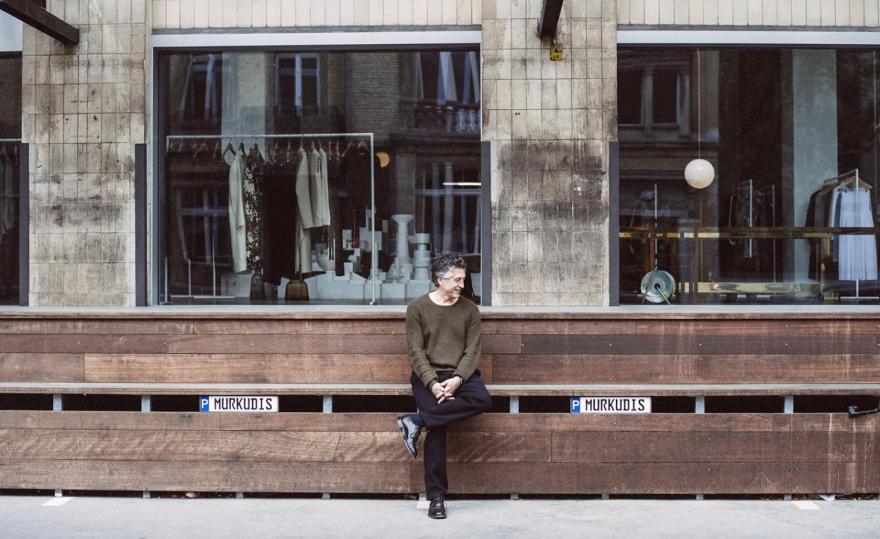 柏林穆尔库迪斯商店推出伯肯斯托克盒子零售概念-12