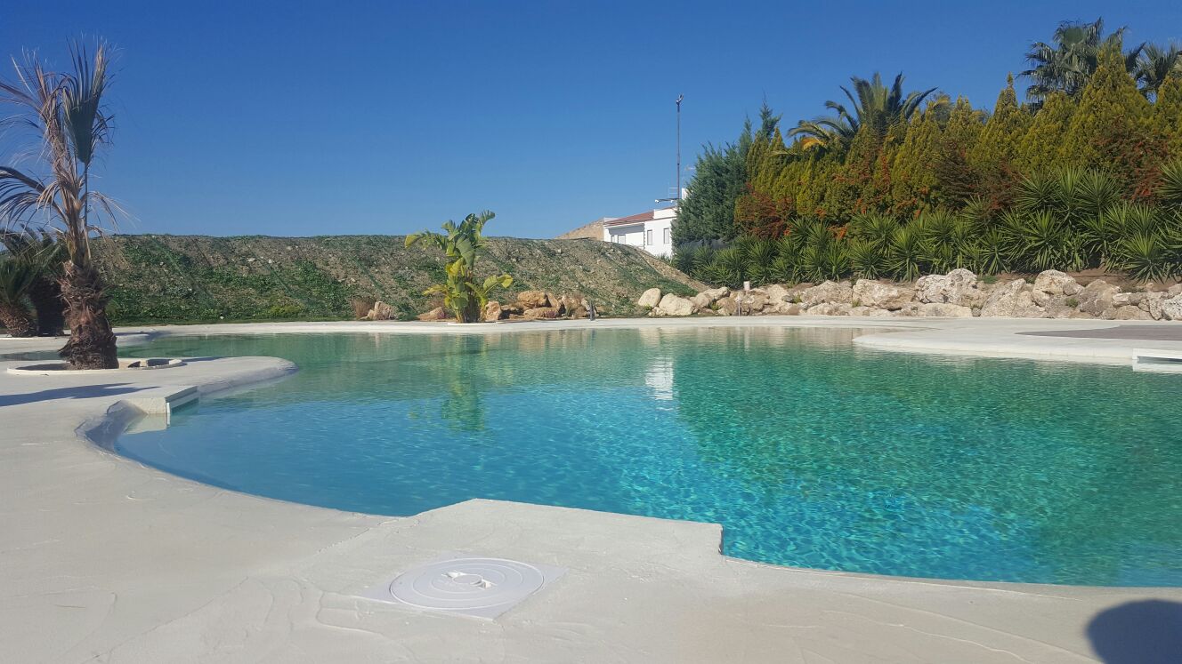 户外泳池打造梦幻家园-5