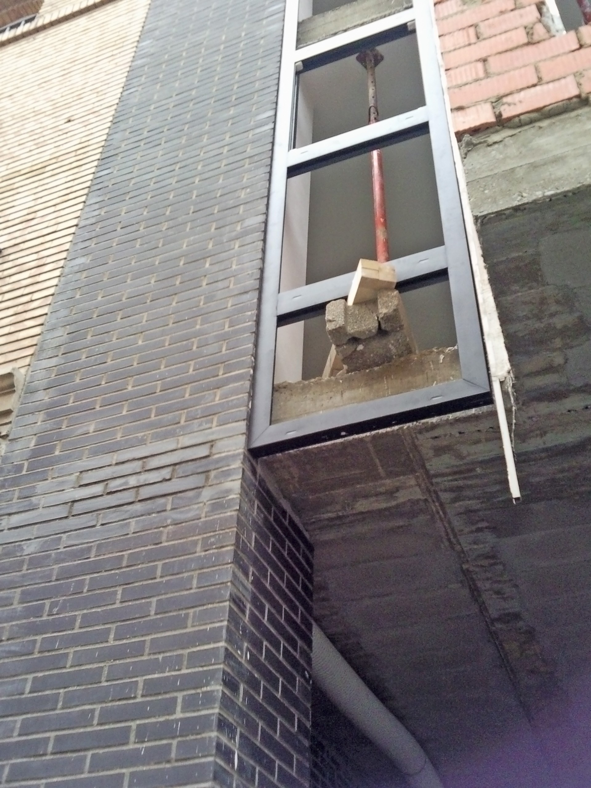 城市夹缝中的精致公寓楼-10