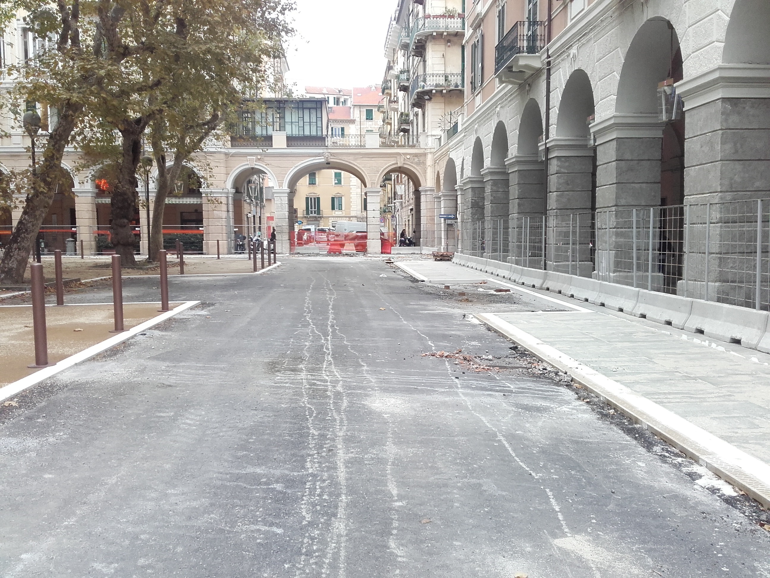 历史广场的现代重生——意大利萨沃纳 Piazza del Popolo 广场改造-11