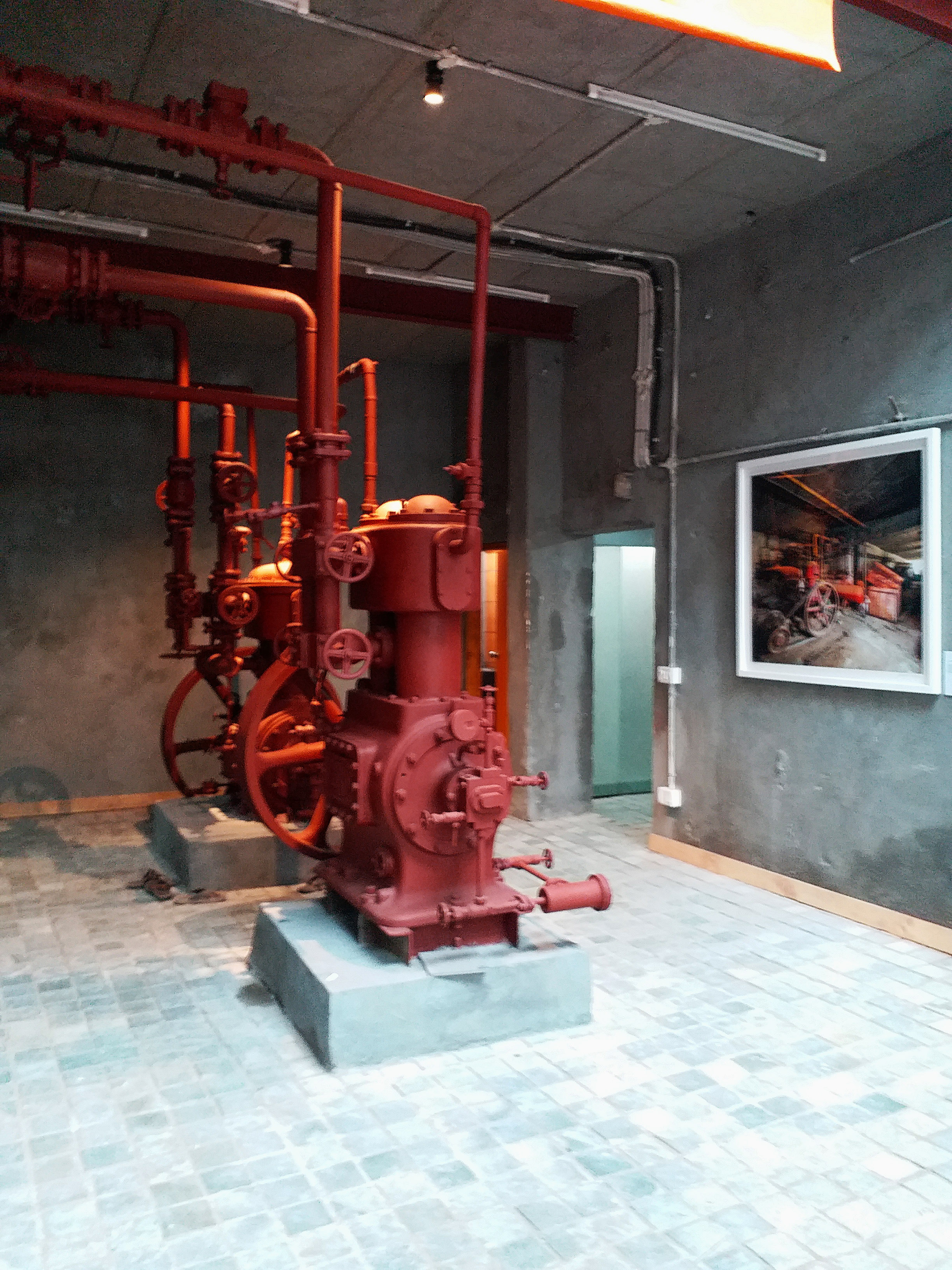 旧工厂变身为学校的设计奇迹-28