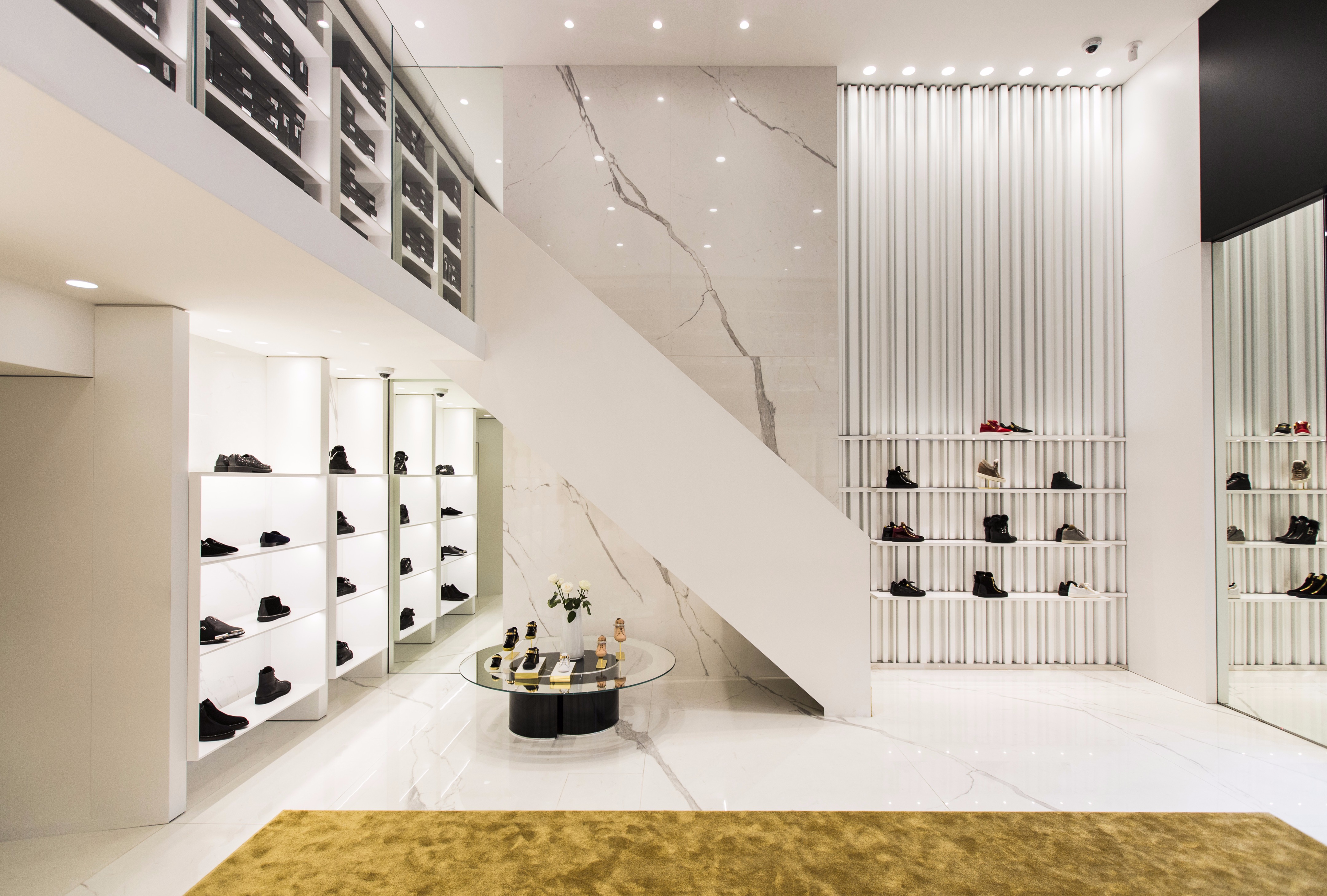 Giuseppe Zanotti 莫斯科旗舰店，时尚与艺术的融合-3