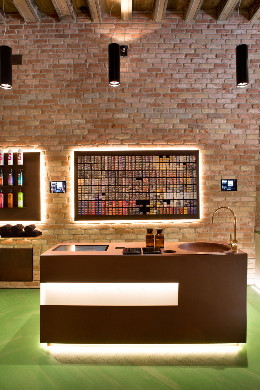 打造五星级酒店内的独特沙龙空间-3