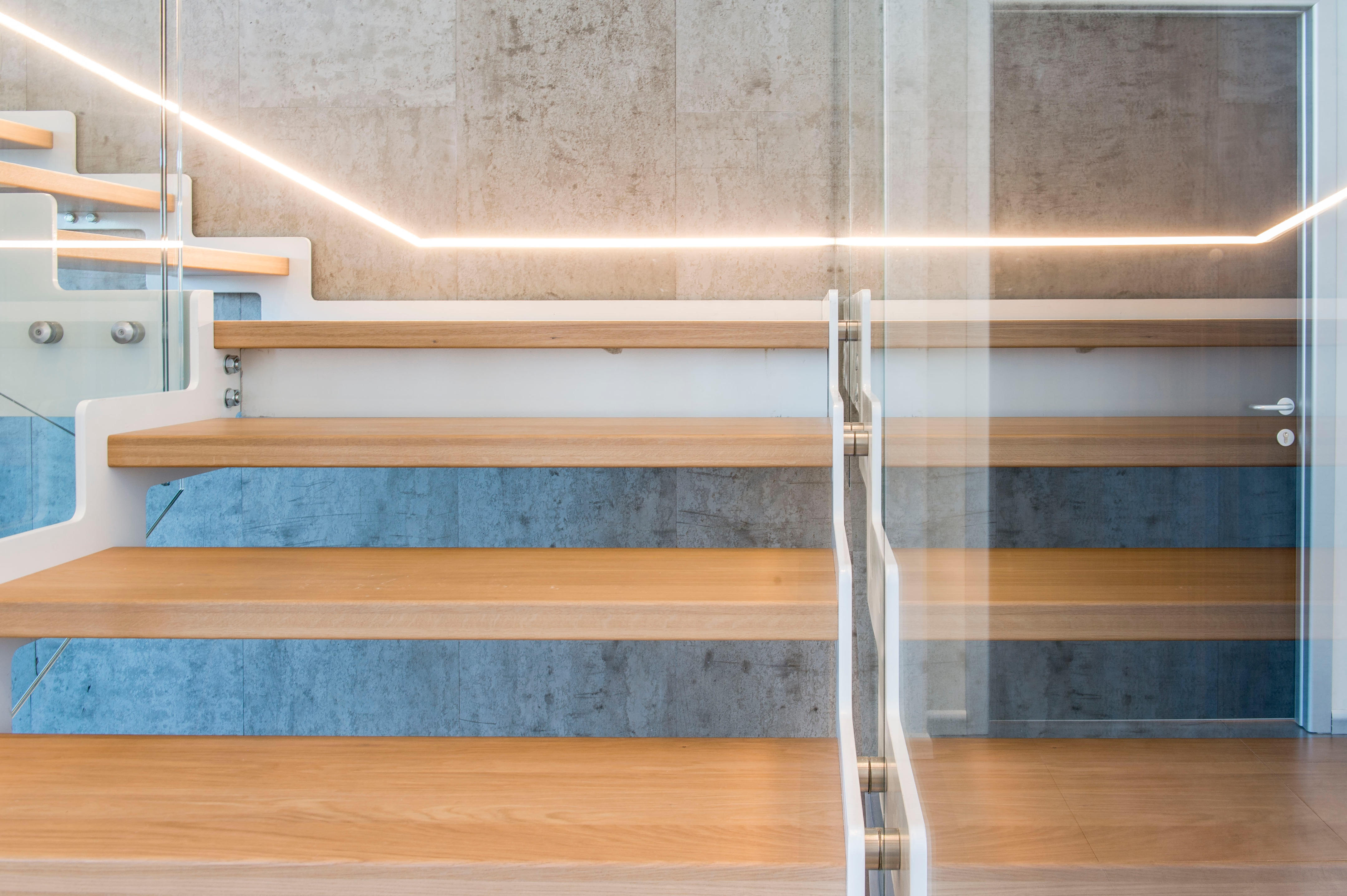 玻璃与钢铁的现代办公空间-7