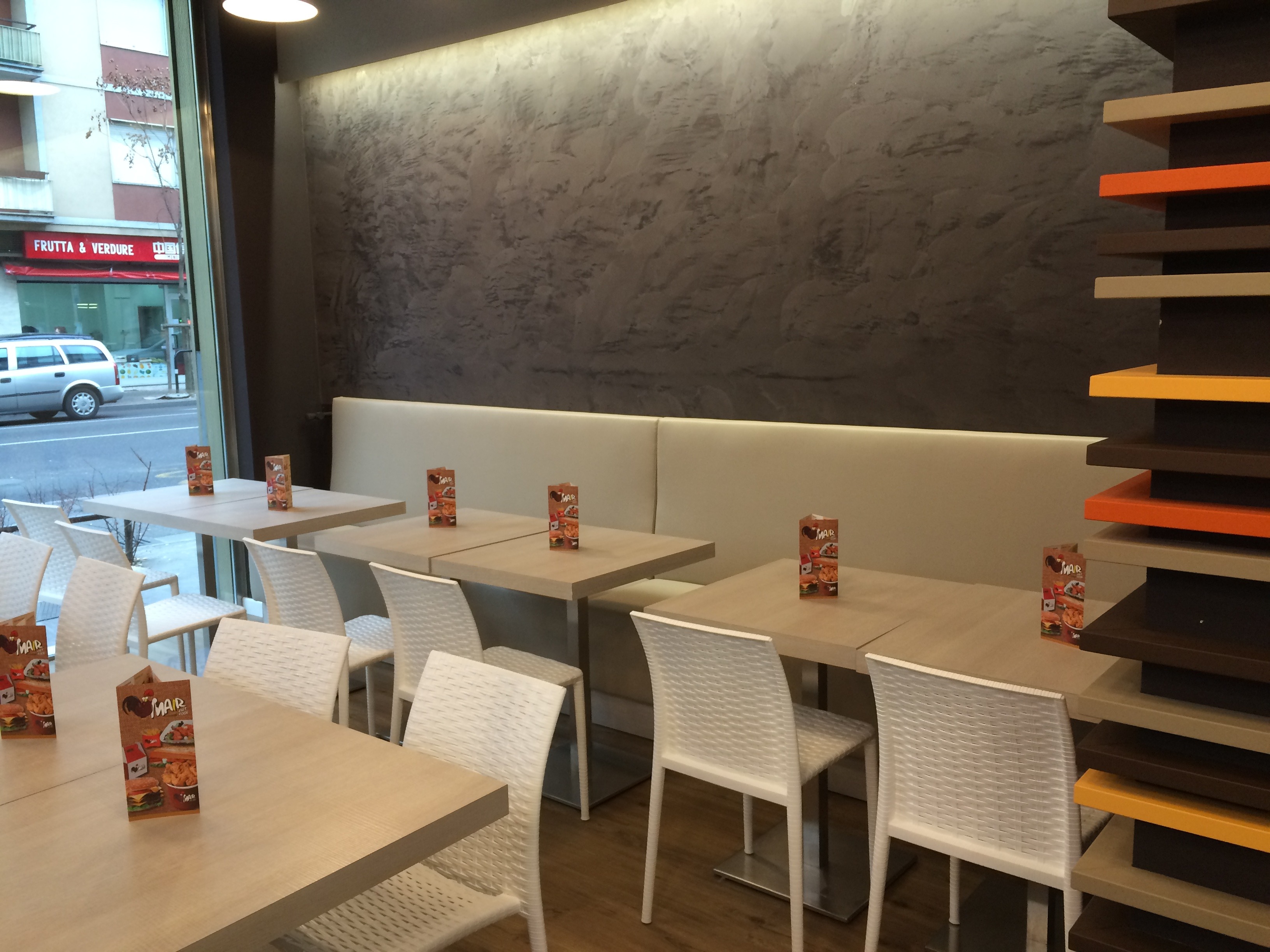 2016 年完成的 MAIR 快餐店室内设计案例-10