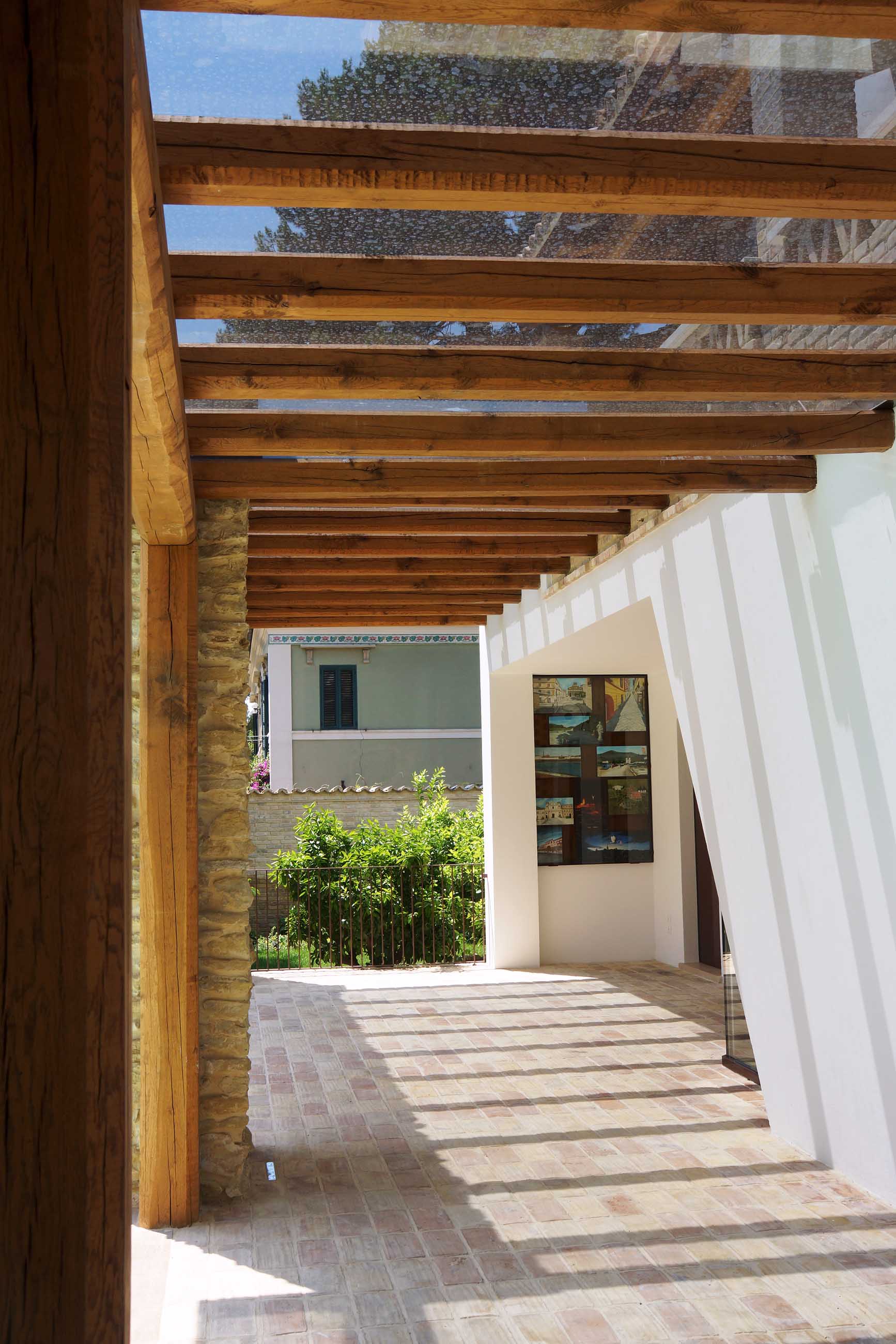 游泳池和圣约翰小教堂-5