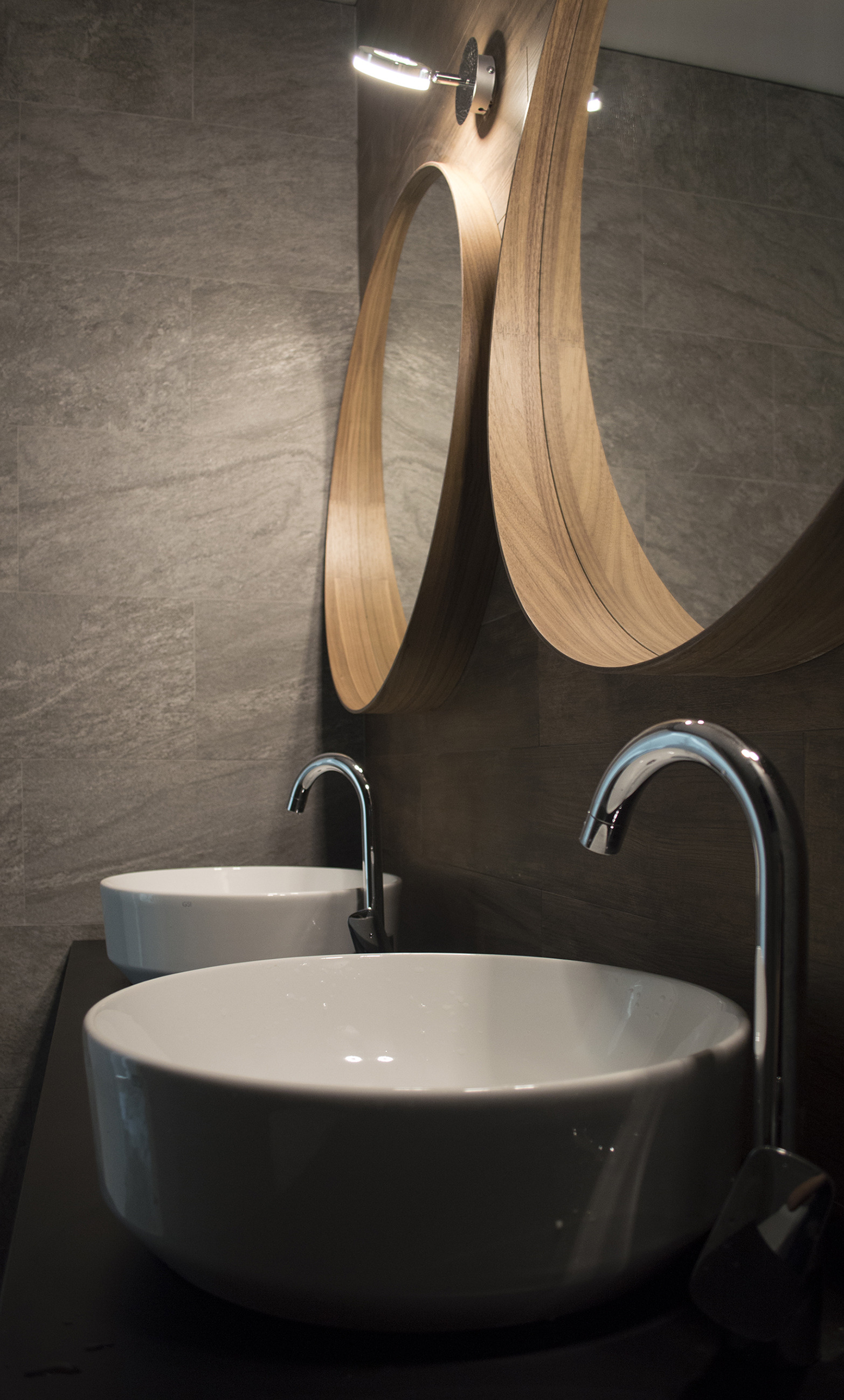 保加利亚索非亚公寓的包豪斯风格室内设计-19