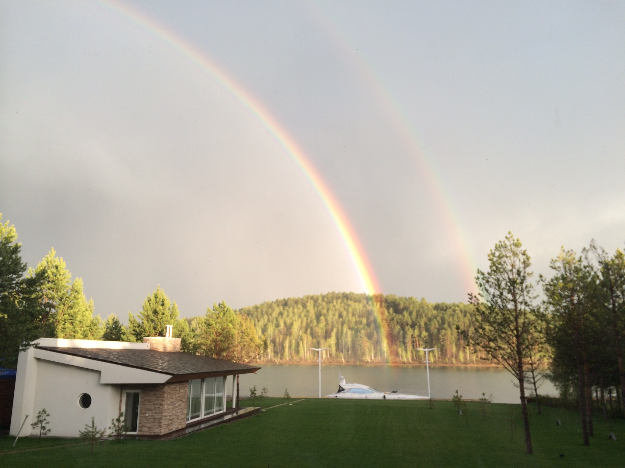 多样街头柱设计展现城市魅力-24