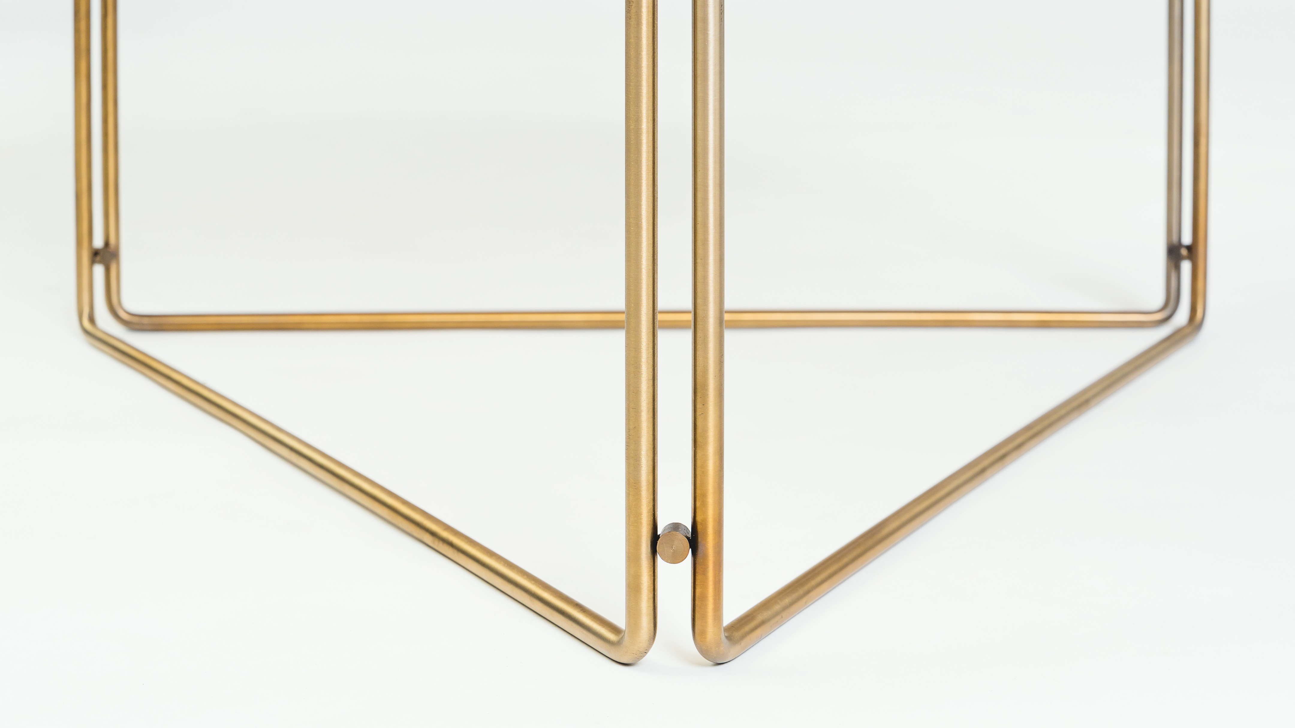 Linha 系列家具 | 灵活金属杆打造的多功能绿植与家居设计-34