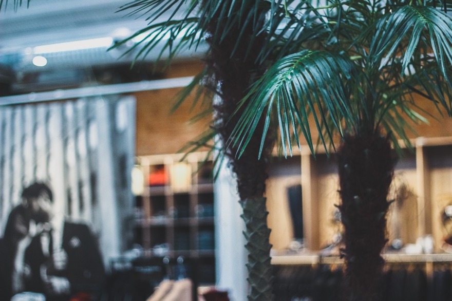 废弃工业建筑的时尚变身——Ghelfi 服装店室内设计-6