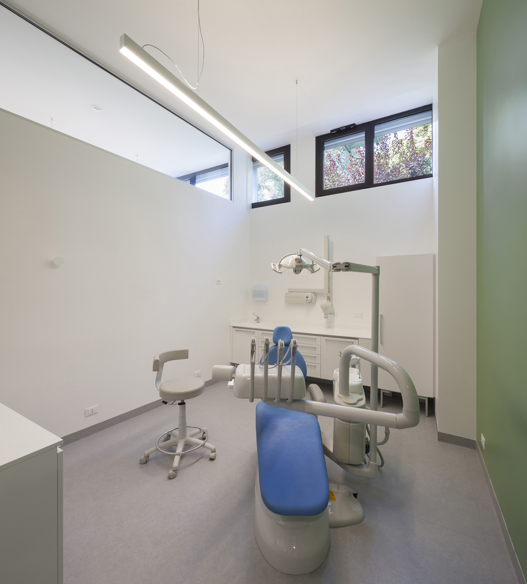 Cantarella 牙科诊所 | 自然光与色彩的巧妙运用-13