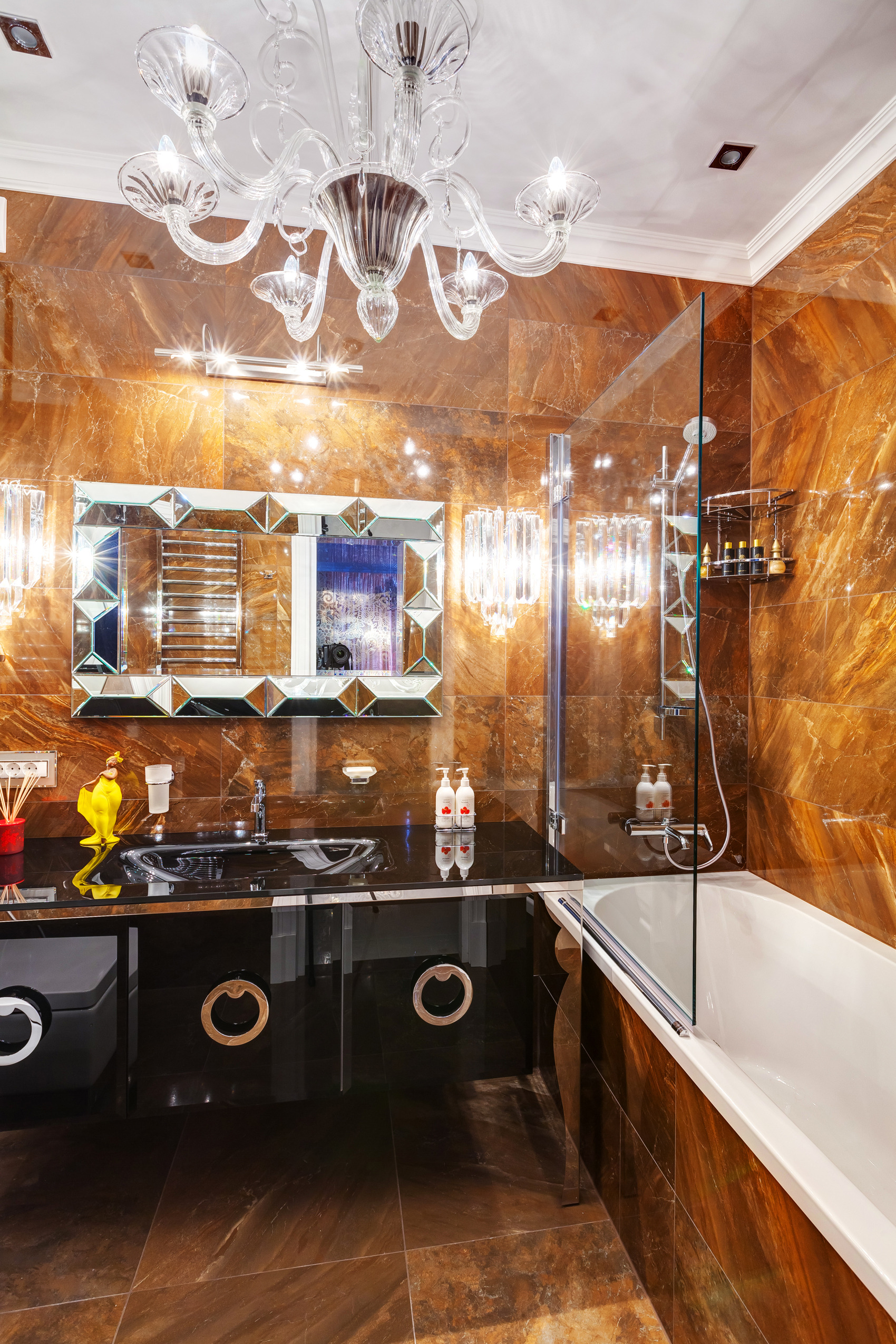 乌克兰女性风格公寓设计-26