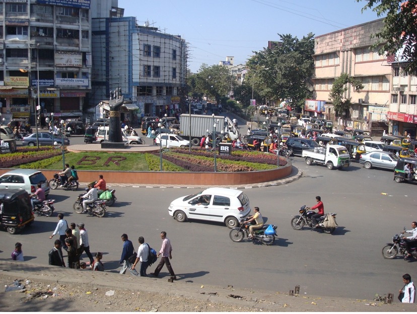 苏拉特市火车站区域的重新设计与再开发-11